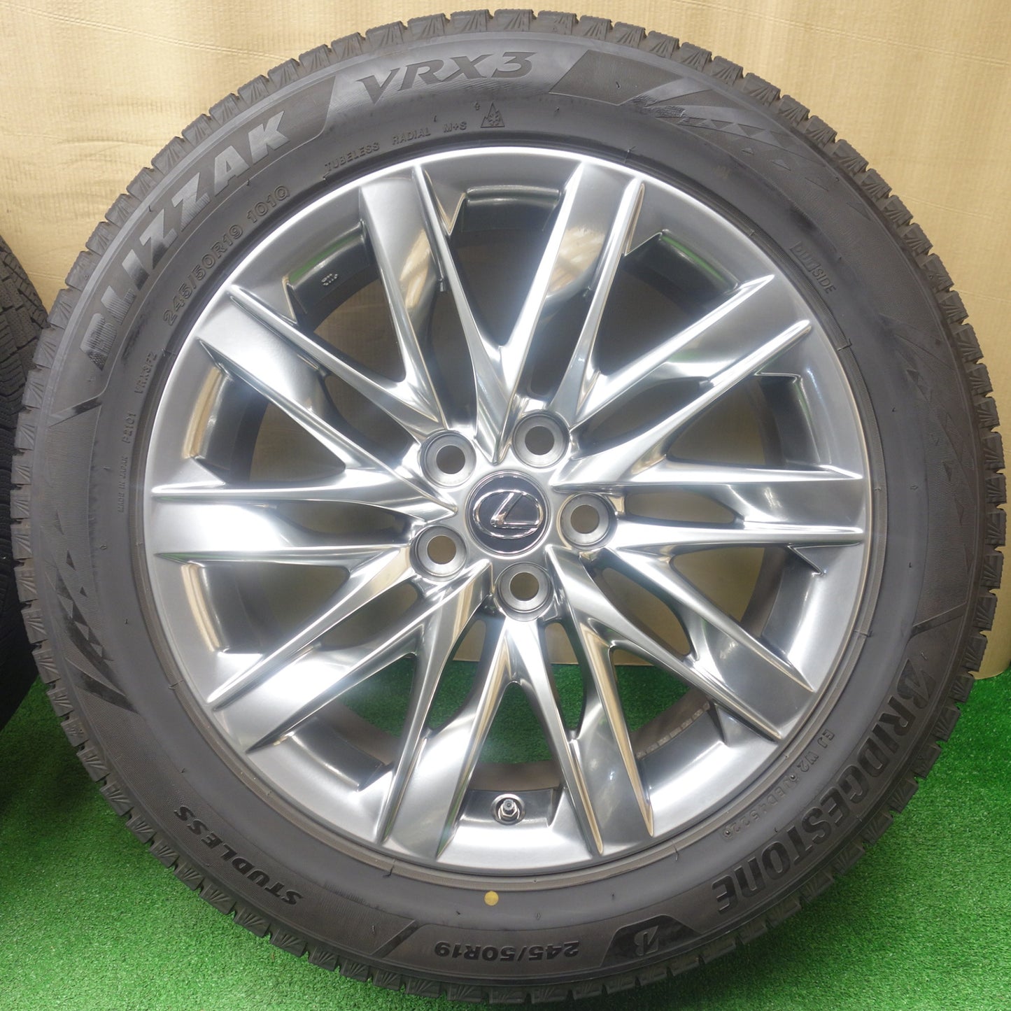 センサー付き！バリ溝！22年！キレイ！9.5分★レクサス LS バージョンL 純正 245/50R19 スタッドレス ブリヂストン ブリザック VRX3 19インチ PCD120/5H★6011701KTス
