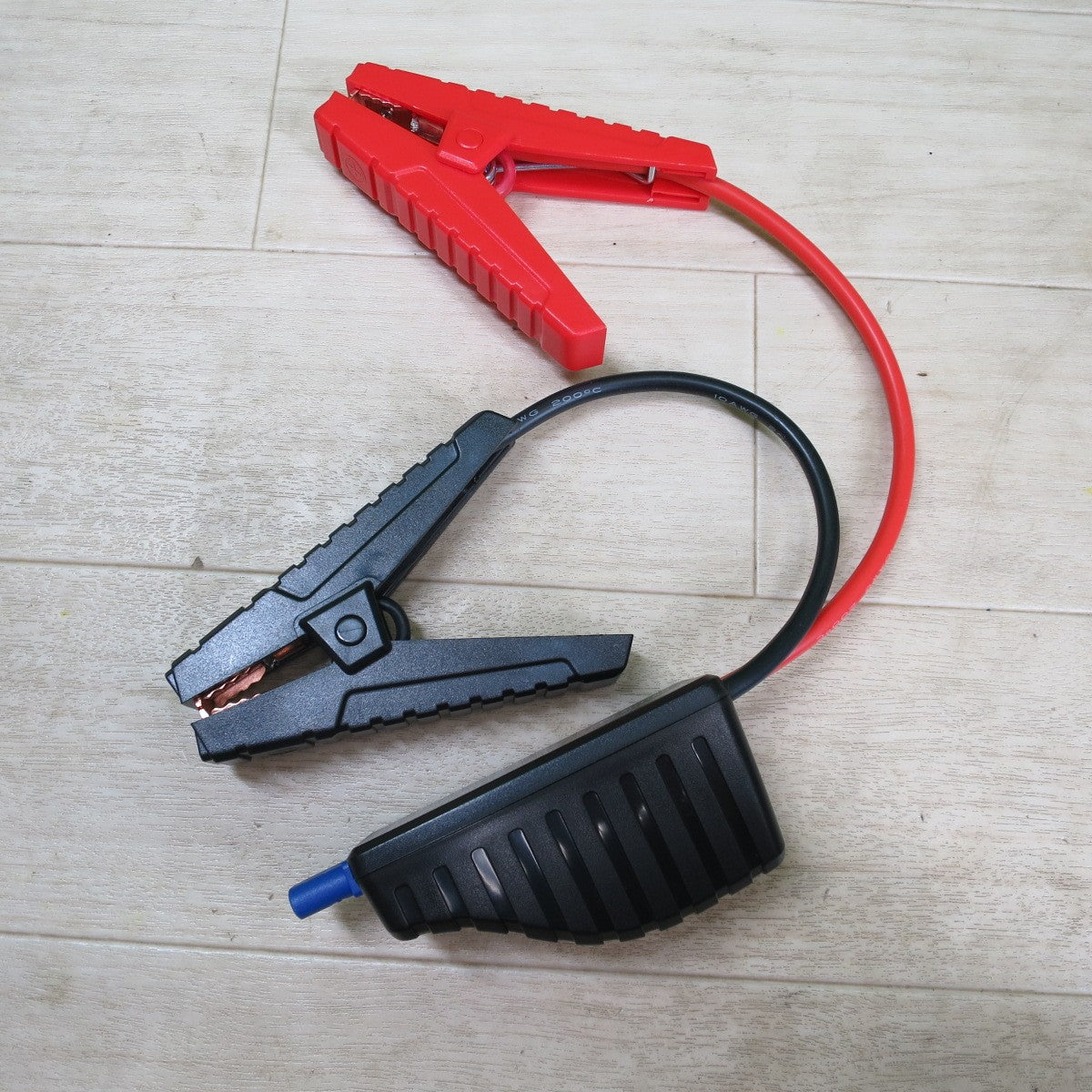 未使用☆Shell シェル ジャンプ スターター SSL-SJP011 10000mAh 大容量 12V車用 エンジン スターター 車緊急始動 モバイル バッテリー 等に☆
