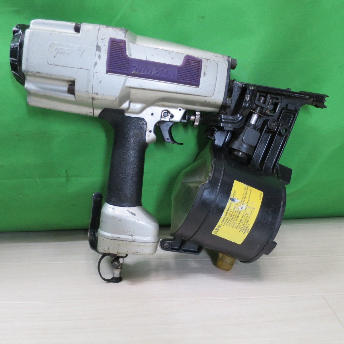 [送料無料] ☆マキタ 常圧 90mm エア 釘打機 AN901 ケース付き エア 工具☆