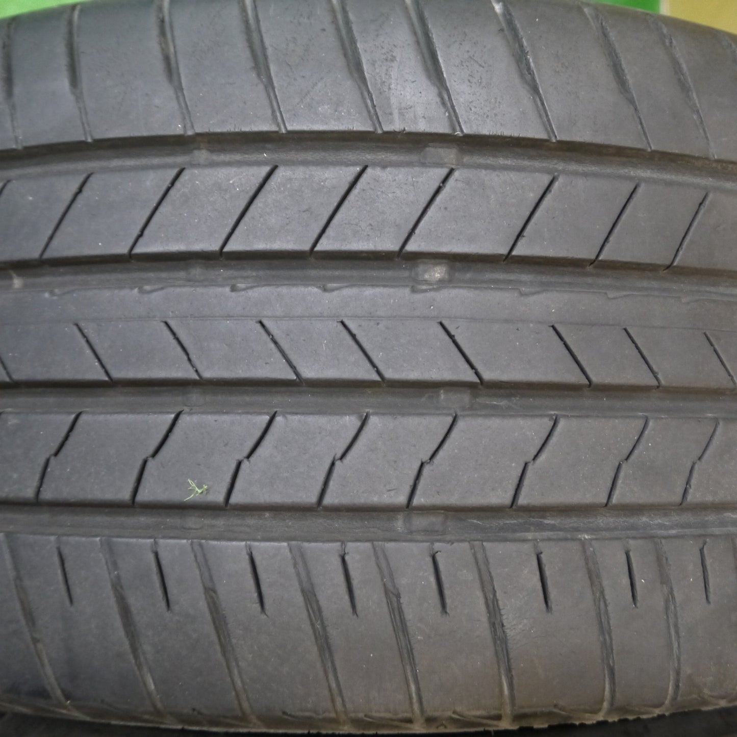 [送料無料] バリ溝！8.5分★225/45R18 ブリヂストン レグノ GR001 タイヤ 18インチ クラウン マークX オデッセイ 等★4121307Hノタ