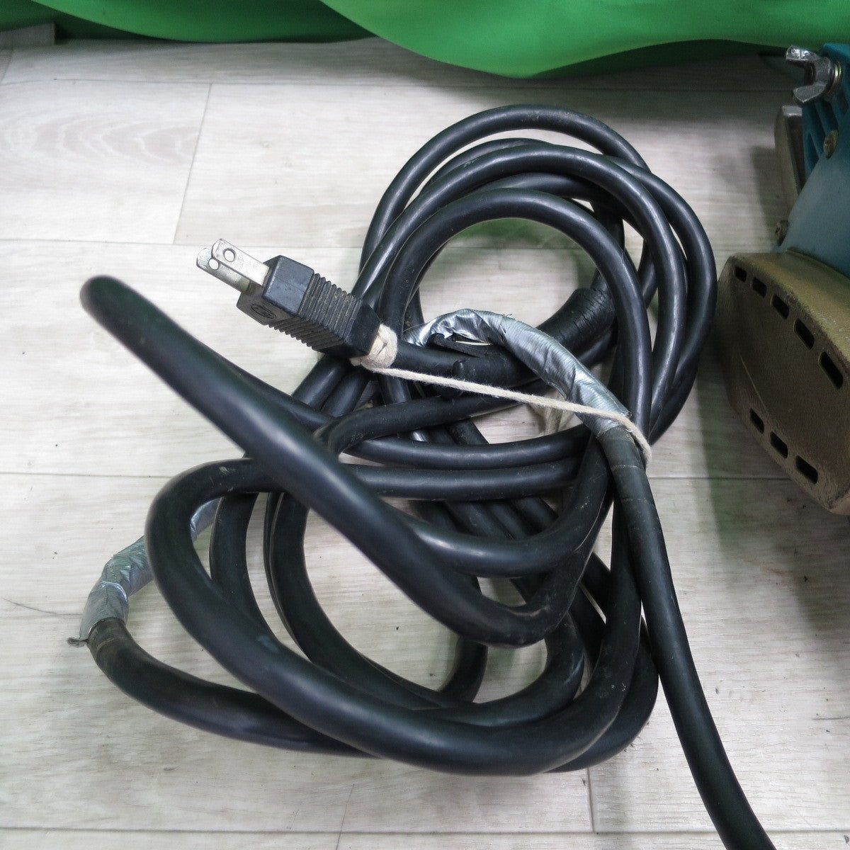 [送料無料] ☆makita マキタ 1003B-A 曲面カンナ 1003B-A 電動工具 大工道具 電気かんな 研削 研磨機 DIY☆