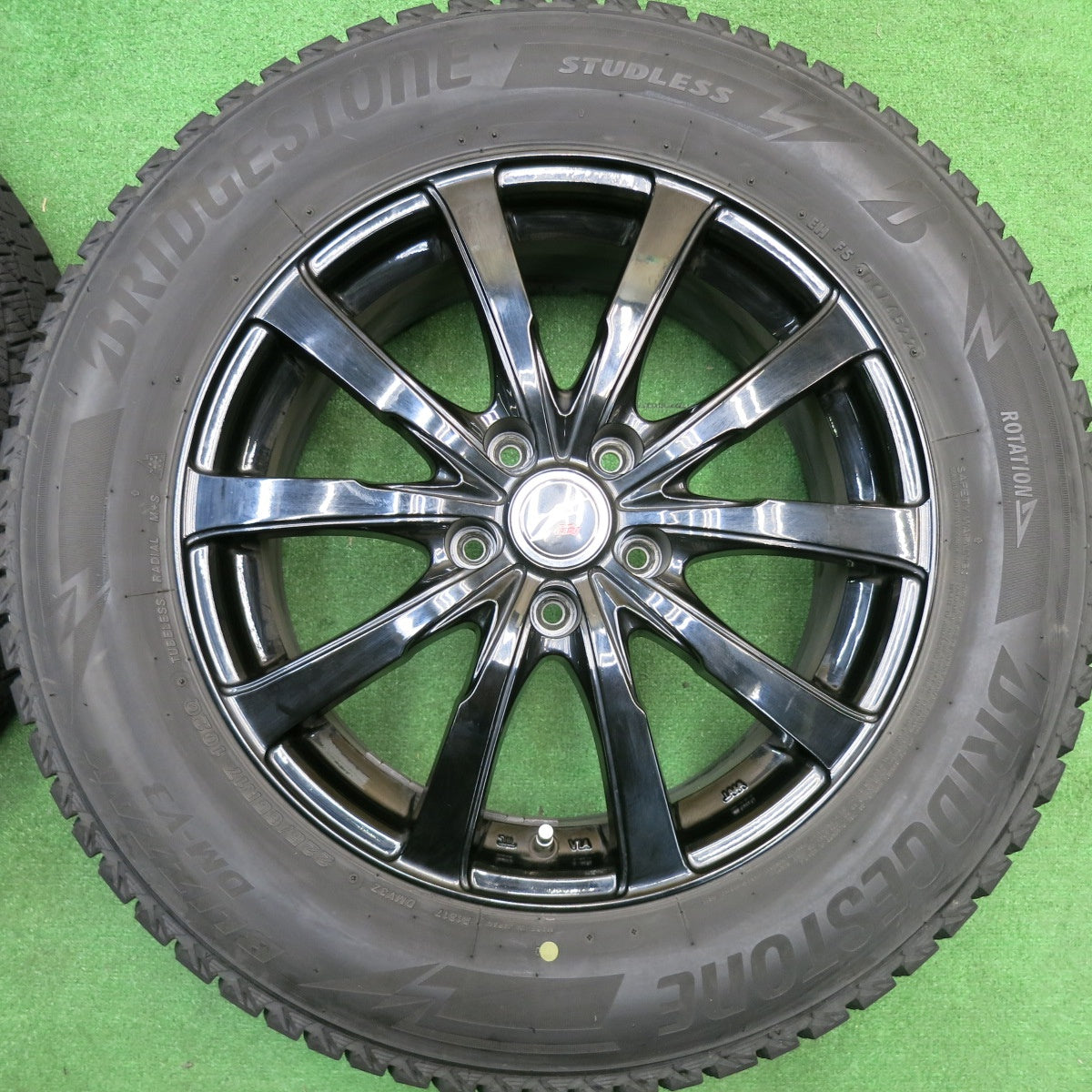 バリ溝！22年！9分★スタッドレス 225/65R17 ブリヂストン ブリザック DM-V3 Fang ファング 17インチ PCD114.3/5H★5120401HAス