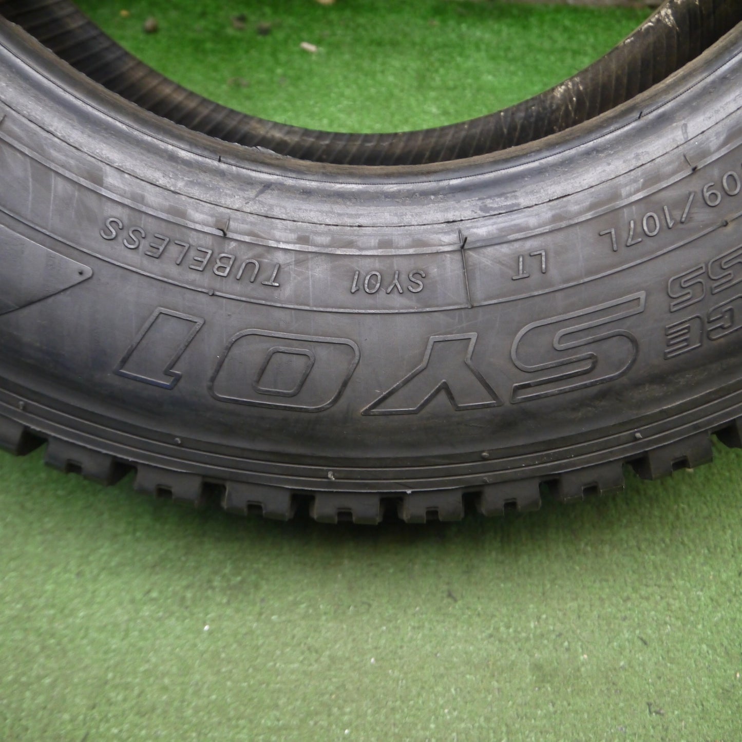 *送料無料* バリ溝！8.5分★小型 トラック バン タイヤ 195/75R15 109/107L スタッドレス ヨコハマ SY01 15インチ★4040209Hスタ