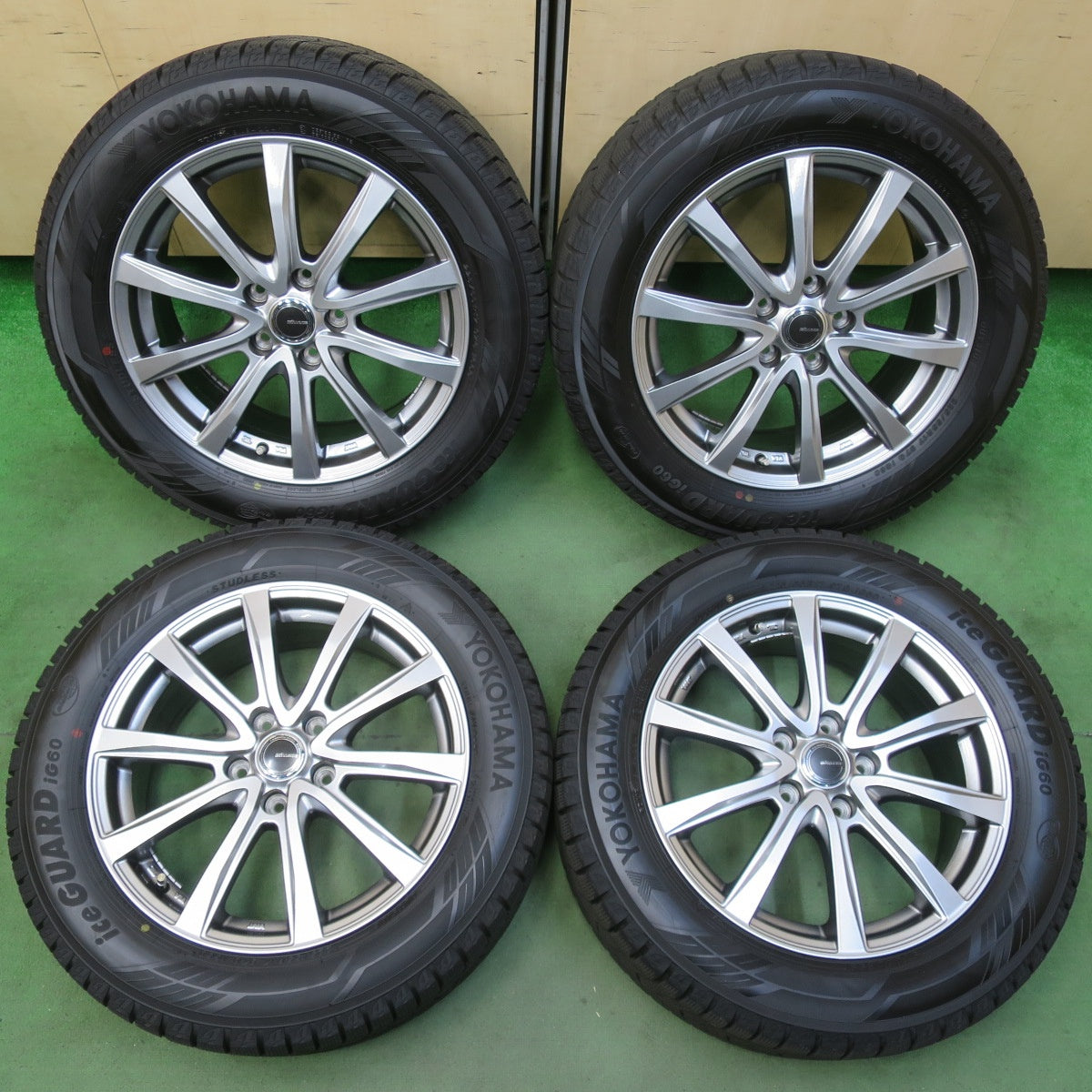 バリ溝！24年！キレイ！ほぼ10分★スタッドレス 225/55R17 ヨコハマ アイスガード iG60 MiLLOUS ミルアス 17インチ PCD114.3/5H★5102704イス