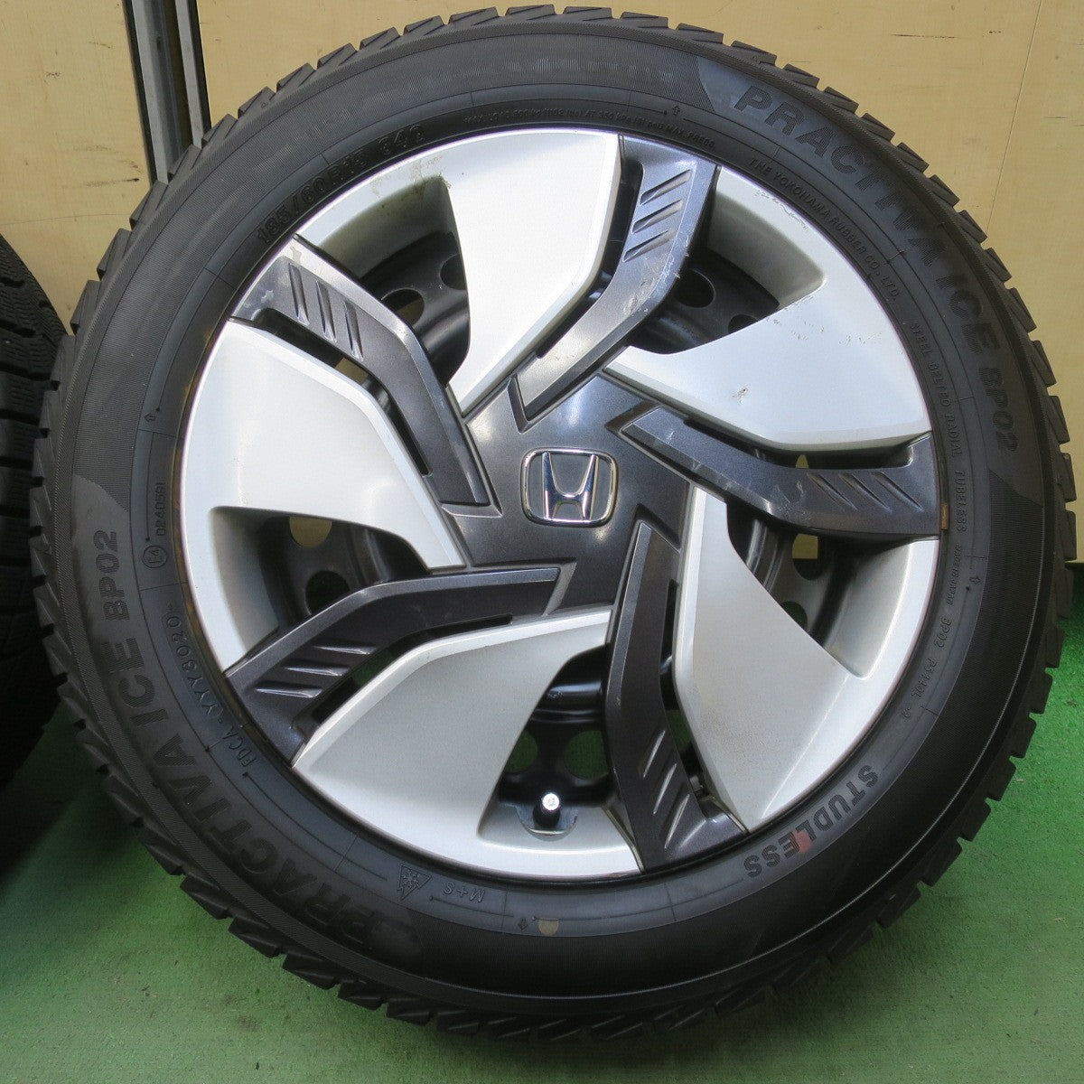 バリ溝！9分◎ホンダ GP5 GP6 フィット 純正 スチール 185/60R15 スタッドレス プラクティバ アイス BP02 ヨコハマ 15インチ PCD114.3/4H◎6092503イス