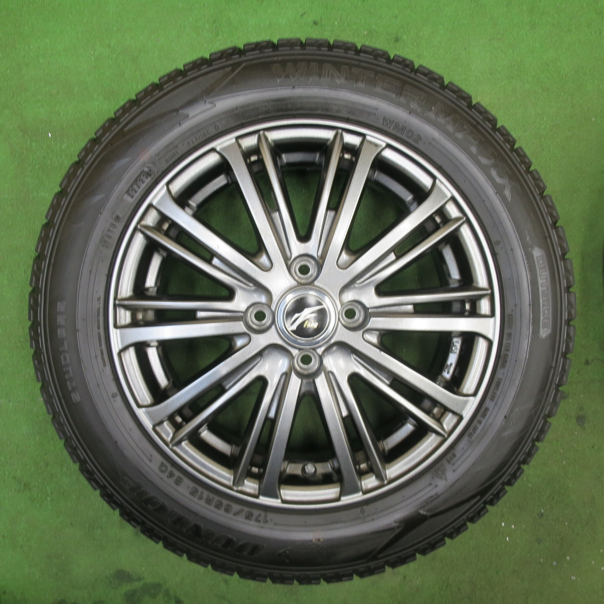 バリ溝！22年！キレイ！9.5分★スタッドレス 175/65R15 ダンロップ ウインターマックス WM02 Fang ファング 15インチ PCD100/4H★5112507TTス