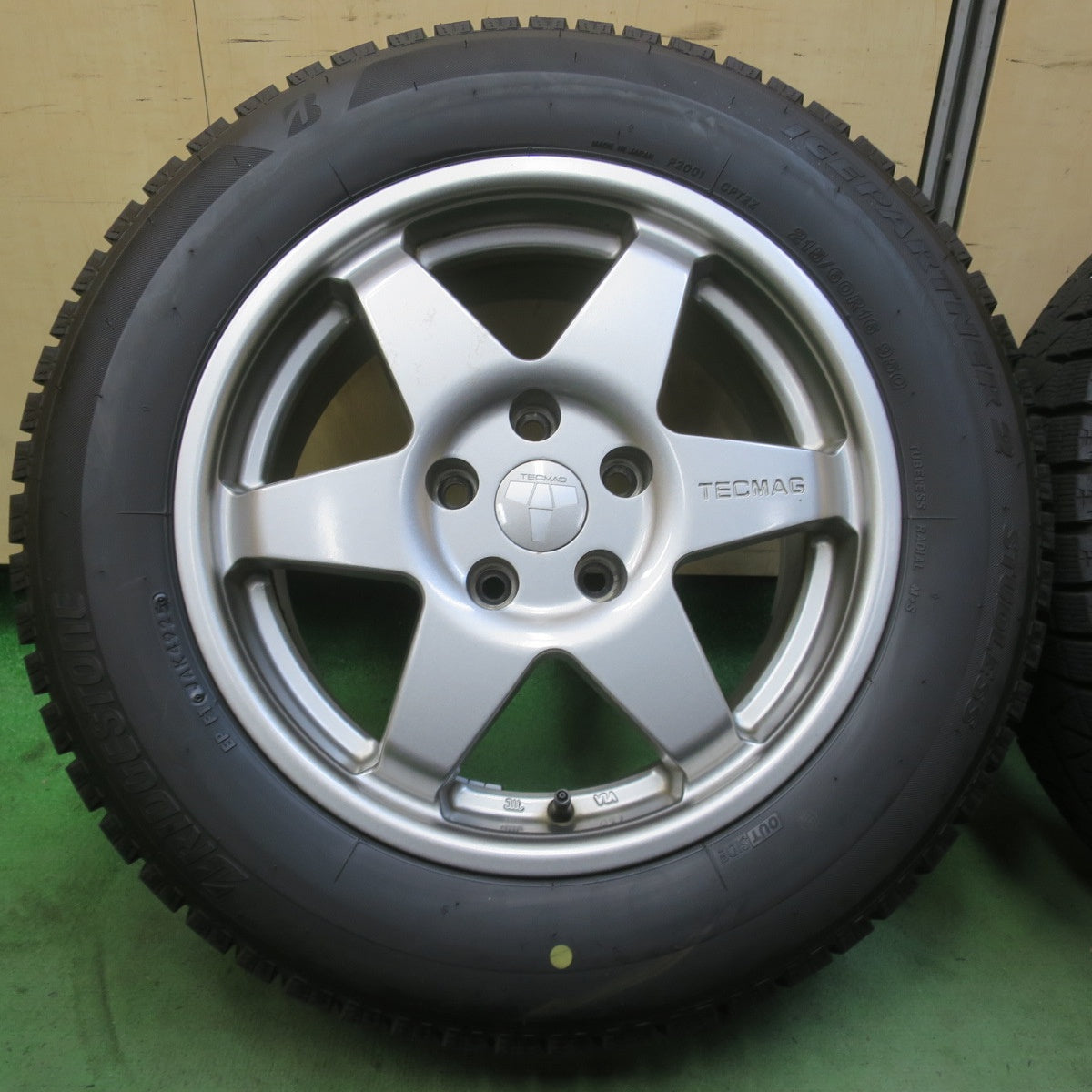 バリ溝！25年！ほぼ10分★ワーゲン 等 TECMAG Type 206R 215/60R16 スタッドレス ブリヂストン アイスパートナー2 テクマグ 16インチ PCD112/5H★6060602イス