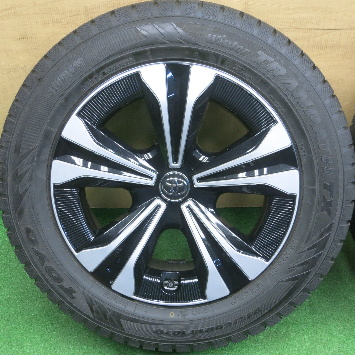 バリ溝！22年！キレイ！ほぼ10分☆トヨタ BZ4X 純正 235/60R18