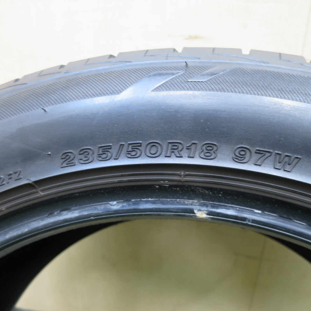 2本価格！22年★235/50R18 ブリヂストン LUFT RVⅡ タイヤ 18インチ RV2 アルファード ヴェルファイア 等★6032102NGノタ