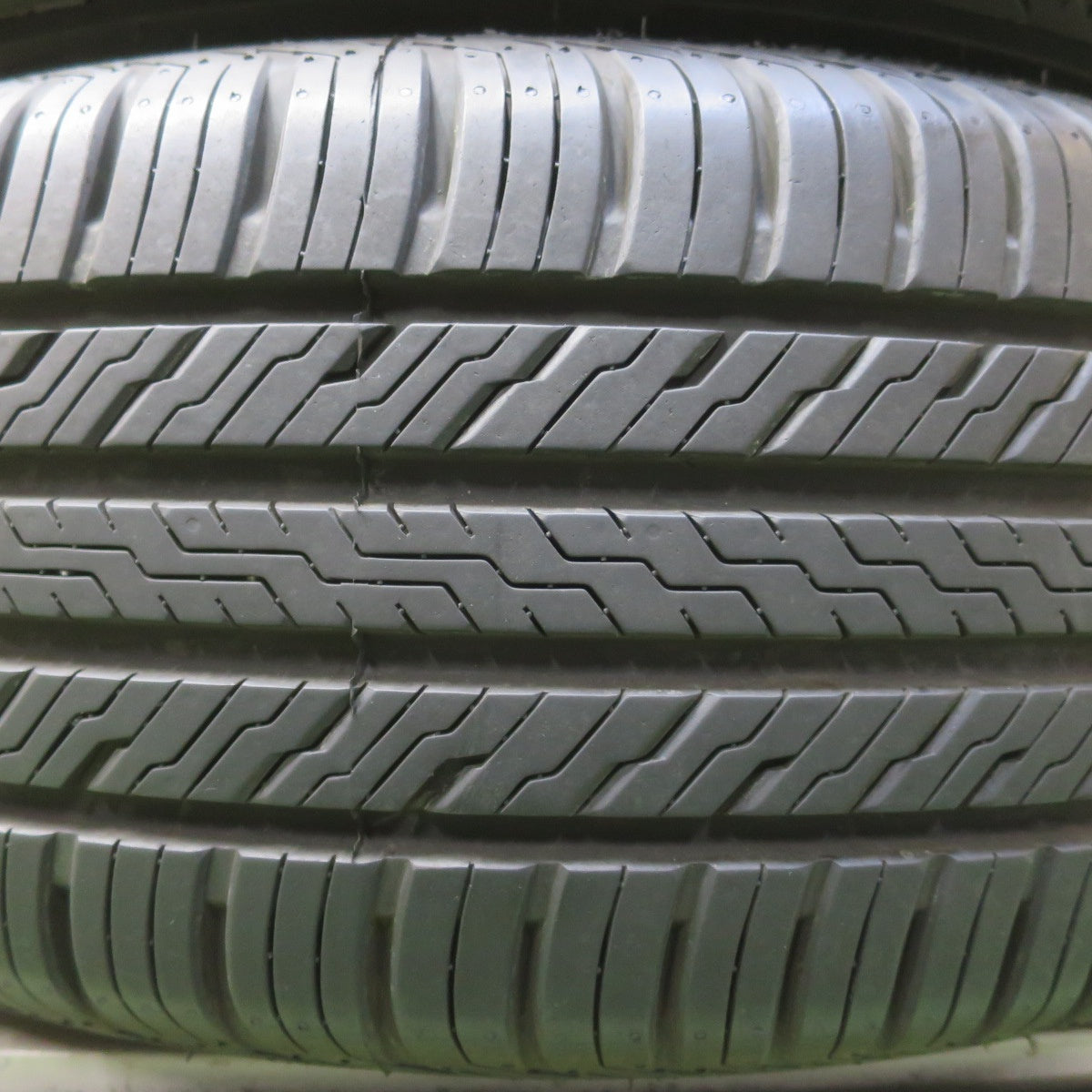 バリ溝！24年！9.5分以上★トヨタ ヴァンガード 純正 225/65R17 メダリオン CST SUV 17インチ PCD114.3/5H★6041102イノ