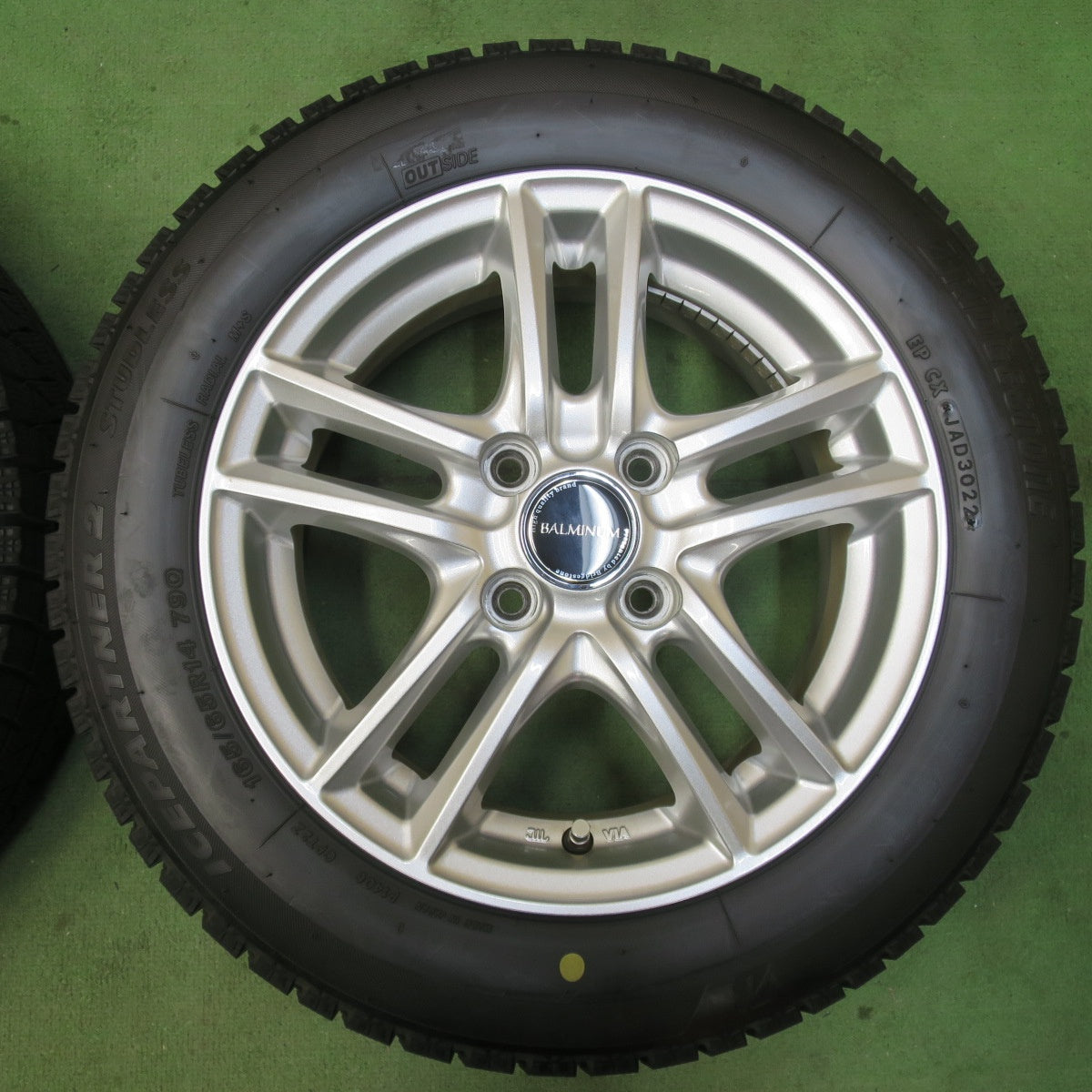 バリ溝！22年！キレイ！9分★スタッドレス 165/65R14 ブリヂストン アイスパートナー2 BALMINUM SR5 バルミナ 14インチ PCD100/4H★5121302イス