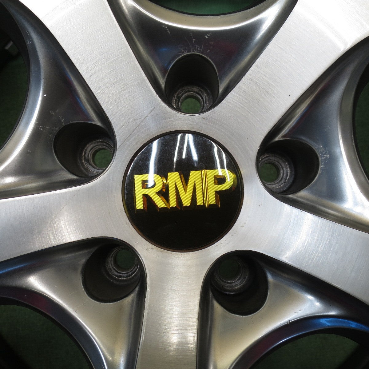 バリ溝！25年！キレイ！9分◎RMP 025F MiD 245/40R20 トライアングル EffeXSport TH202 20インチ PCD114.3/5H◎6091903NJノ