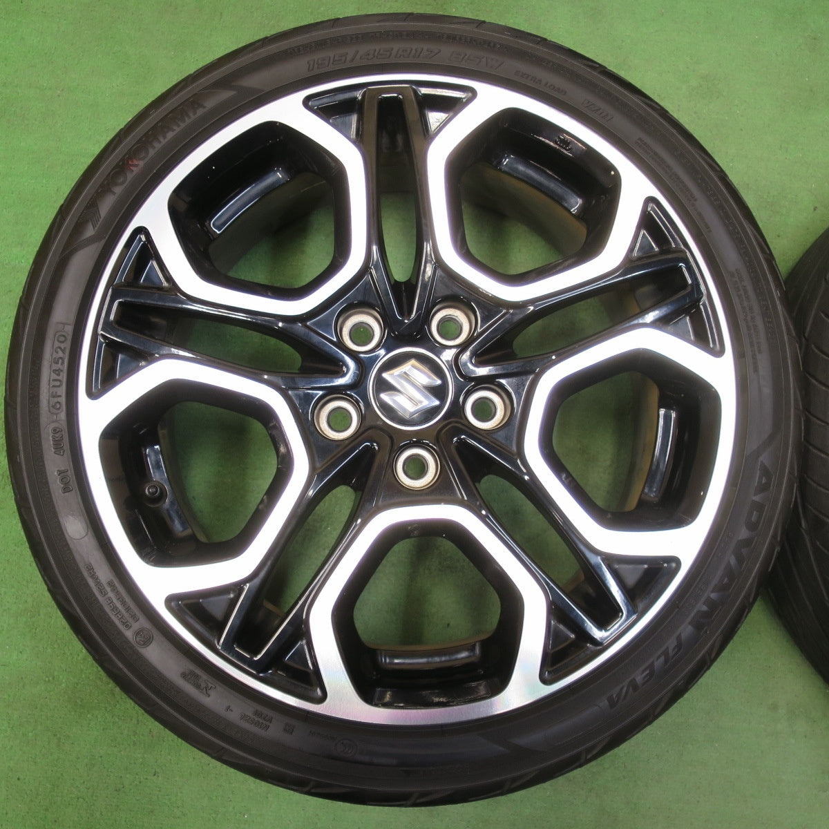 [送料無料] バリ溝！22年！8.5分★スズキ ZC33S スイフト スポーツ 純正 195/45R17 ヨコハマ アドバン FLEVA 17インチ PCD114.3/5H★5031805イノ