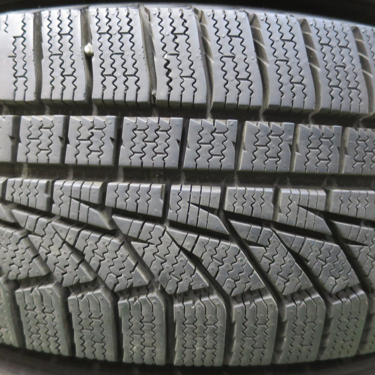 バリ溝！23年！キレイ！ほぼ10分★プリウス 等 195/65R15 スタッドレス ハンコック ウインター アイセプト IZ2A WAREN ヴァーレン 15インチ PCD100/5H★5111108イス