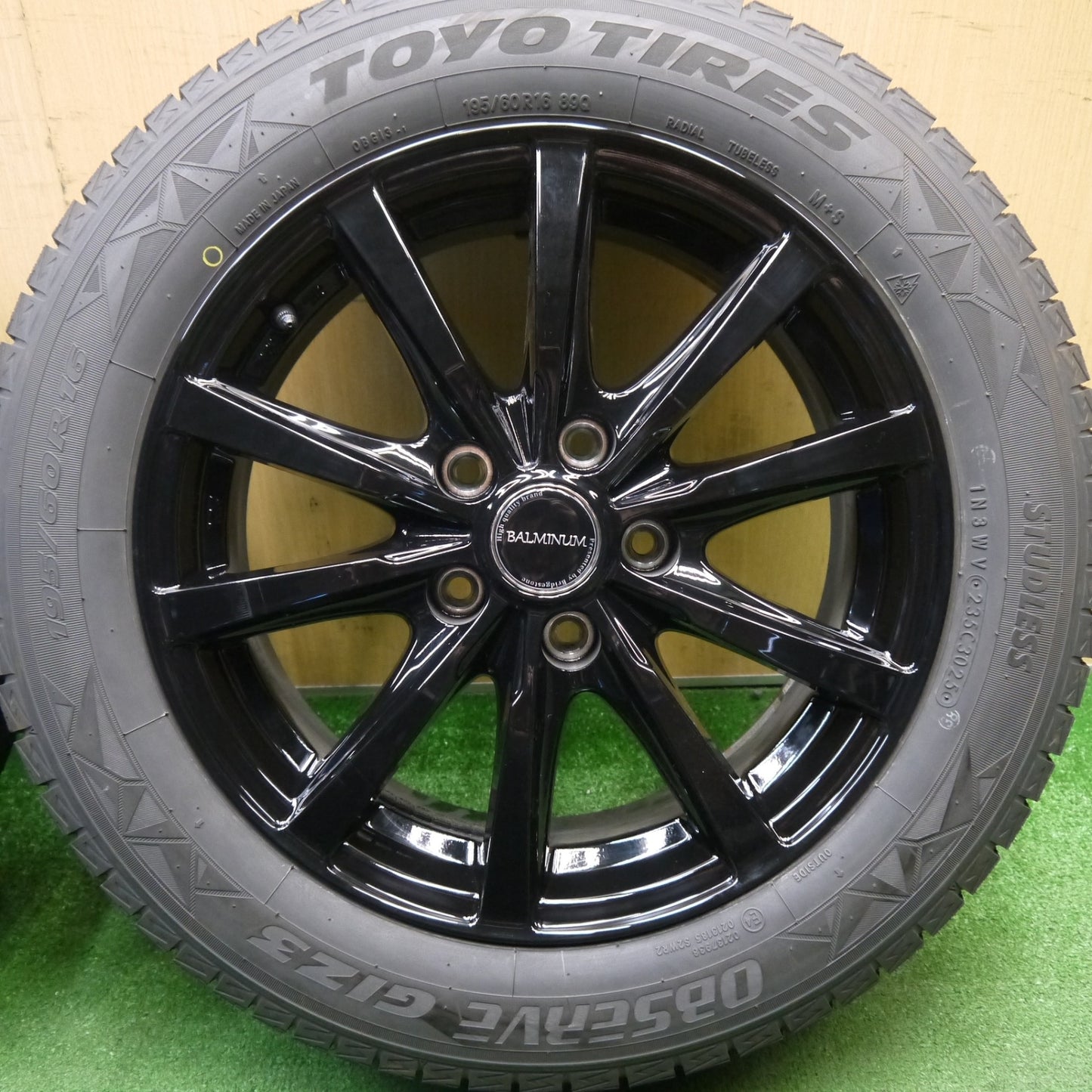 ほぼ未使用！25年！キレイ★スタッドレス 195/60R16 トーヨー オブザーブ GIZ3 BALMINUM LS10﻿ バルミナ 16インチ PCD114.3/5H★6030202Hス