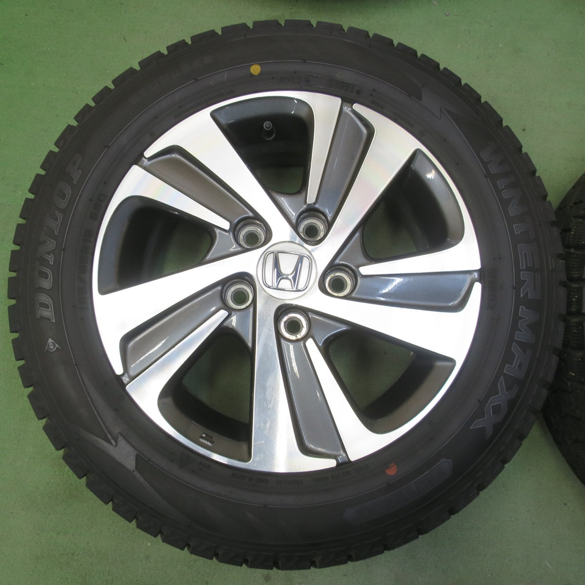 バリ溝！23年！9.5分◎ホンダ GB フリード 純正 185/65R15 スタッドレス ダンロップ ウインターマックス WM02 15インチ PCD114.3/5H◎6102104イス