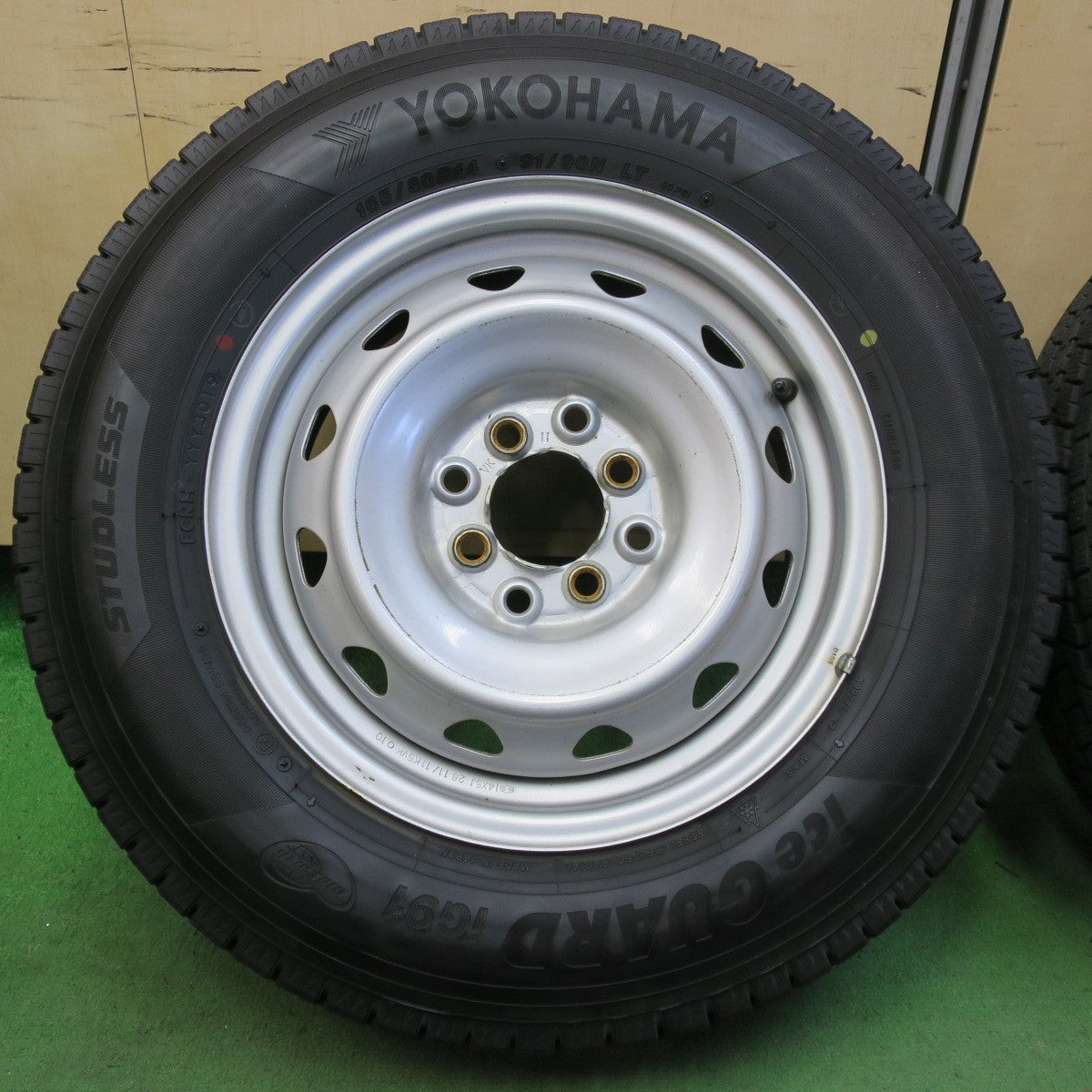 バリ溝！キレイ！9.5分★スタッドレス 165/80R14 91/90N ヨコハマ アイスガード iG91 スチール ホイール 14インチ PCD100 114.3/4H マルチ★5051310イス