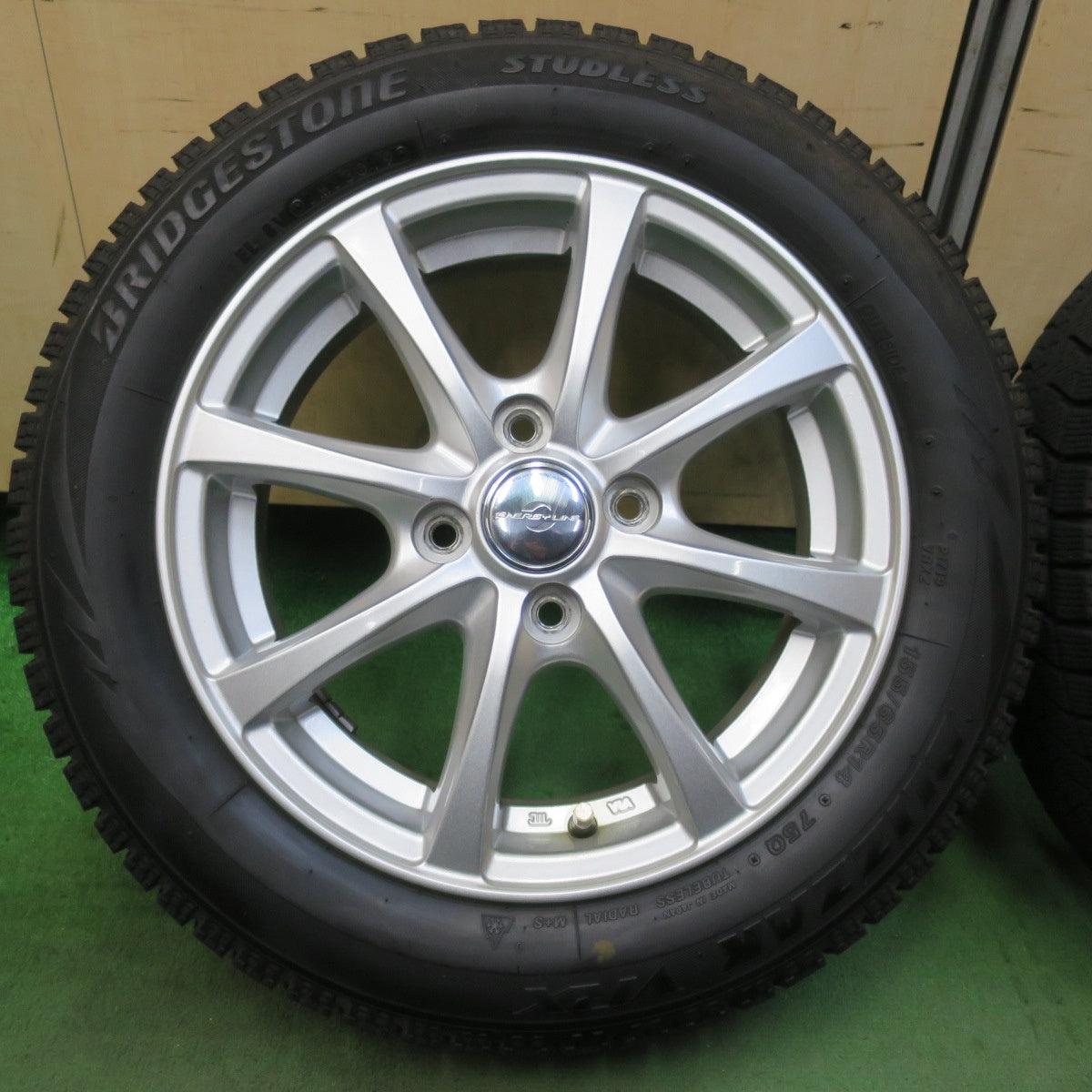 バリ溝！8.5分★スタッドレス 155/65R14 ブリヂストン ブリザック VRX ENERGY LINE エナジーライン 14インチ PCD100/4H★5111503イス