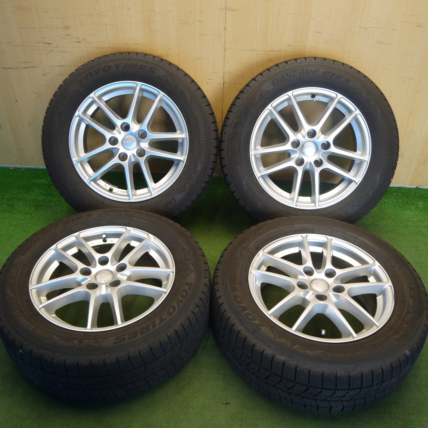 バリ溝！25年！キレイ！ほぼ10分★スタッドレス 215/60R16 トーヨー オブザーブ GIZ3 ENERGYLINE エナジーライン 16インチ PCD114.3/5H★6041405Hス