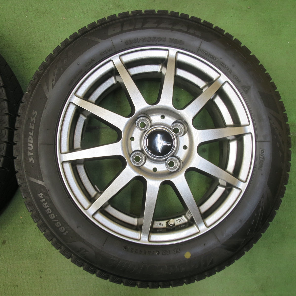 バリ溝！21年！キレイ！8.5分★スタッドレス 165/65R14 ブリヂストン ブリザック VRX3 Ti WHEELS 社外 アルミ 14インチ PCD100/4H★5112702イス