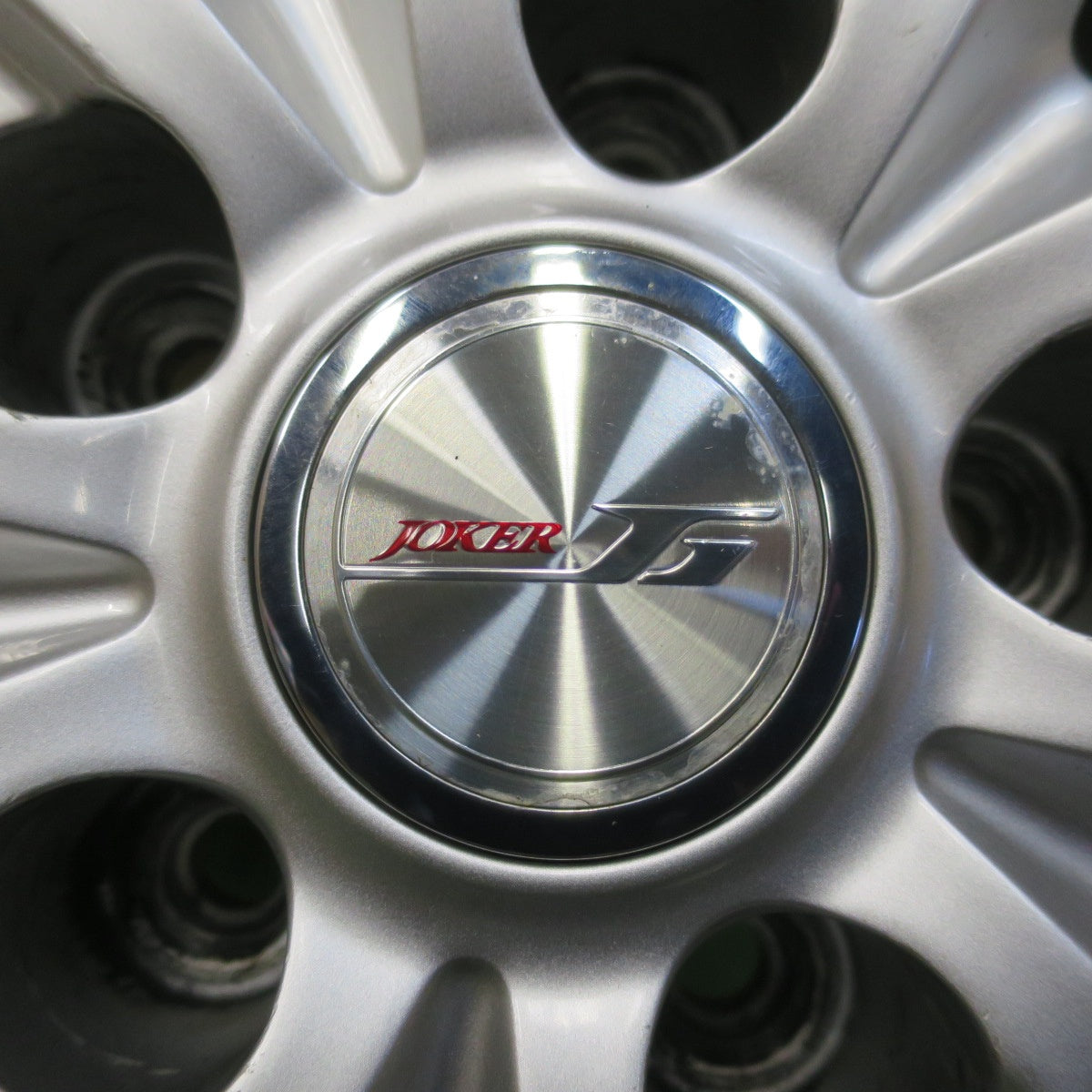 バリ溝！24年！キレイ！ほぼ10分★スタッドレス 205/60R16 ダンロップ ウインターマックス WM02 JOKER ジョーカー 16インチ PCD114.3/5H★5112902イス