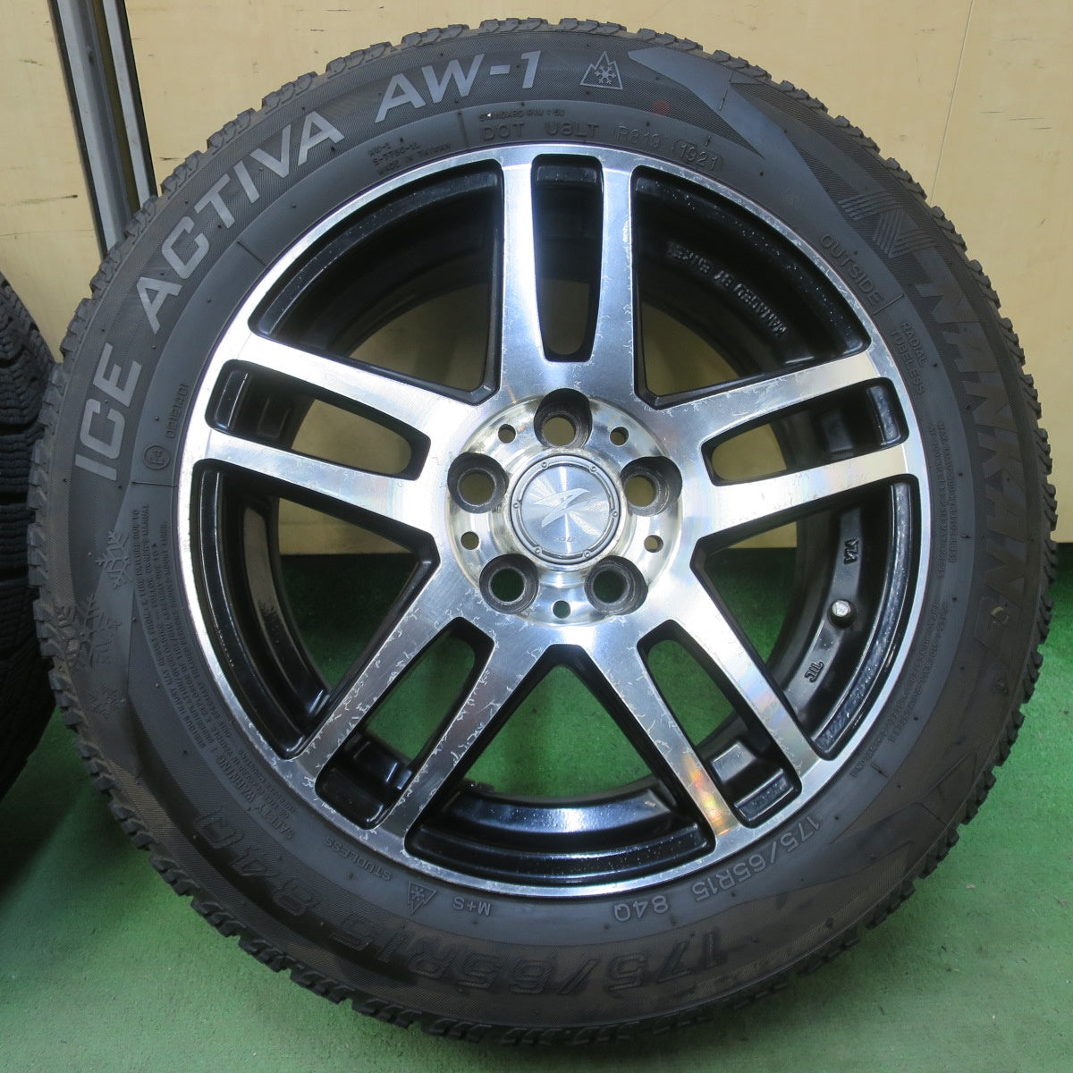 バリ溝！9分◎シエンタ 等 175/65R15 スタッドレス ナンカン アイスアクティバ AW-1 ZOLF ゾルフ 15インチ PCD100/5H◎6072007イス