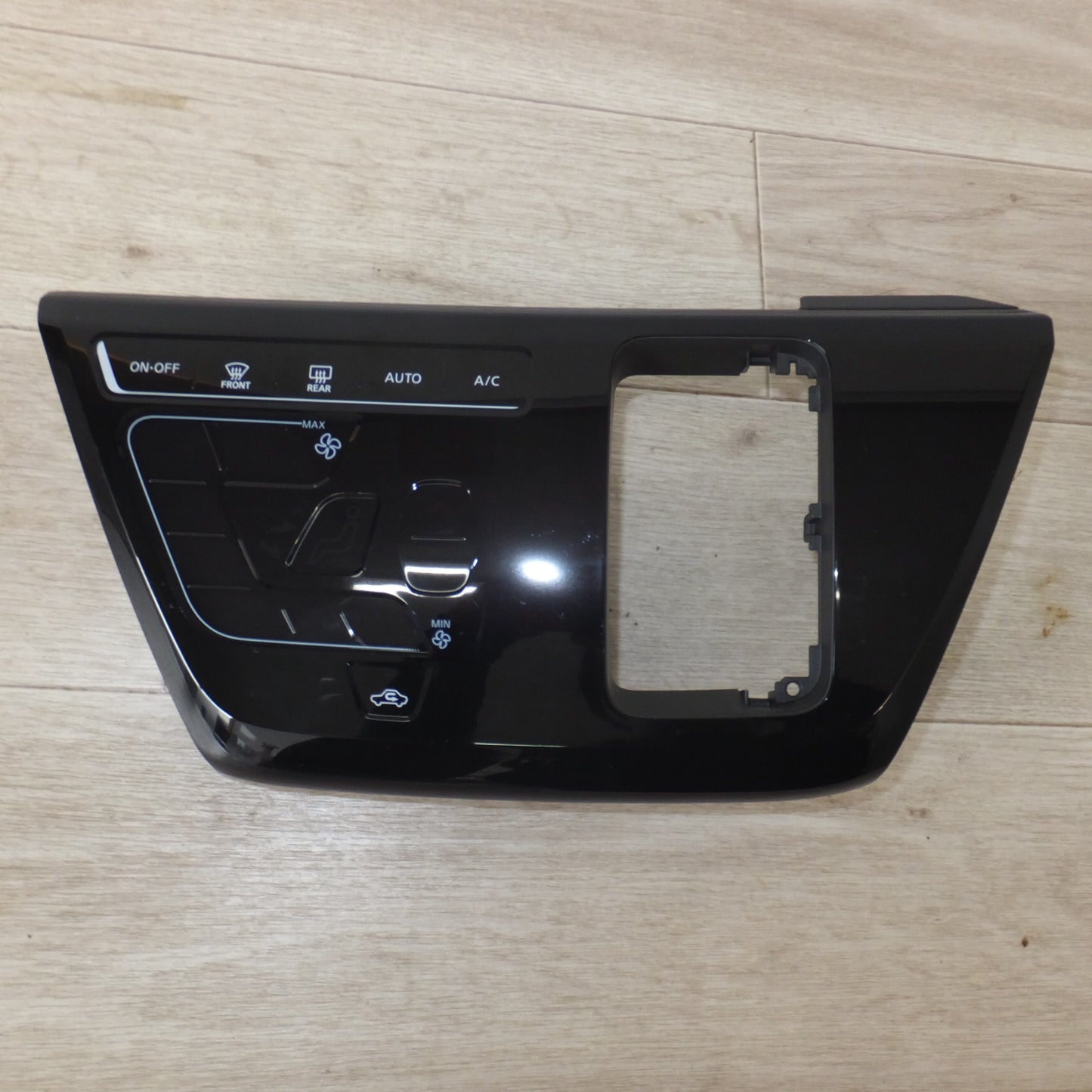 [送料無料] ★日産 NISSAN 純正 デイズ B44W エアコンスイッチパネル 27500 7MB0B★