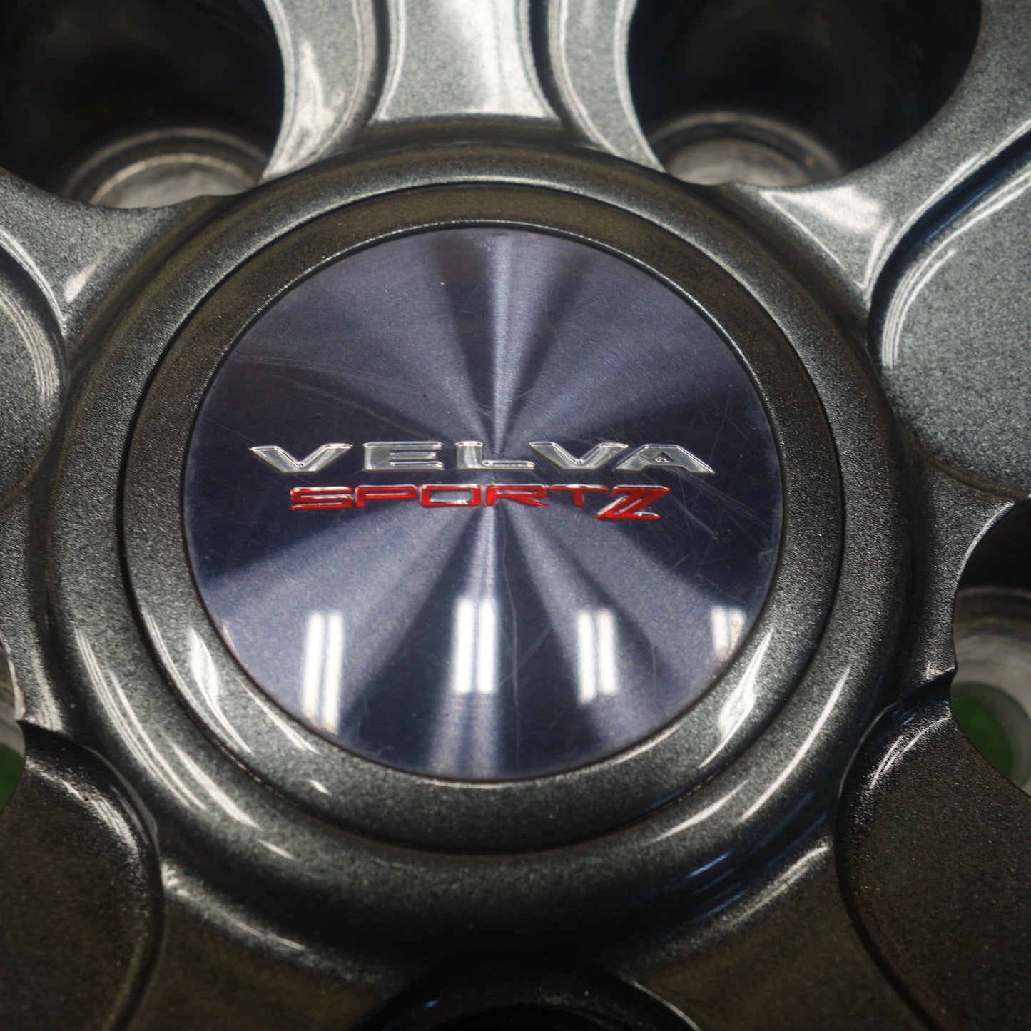バリ溝！24年！キレイ！9.5分★スタッドレス 195/65R15 トーヨー オブザーブ GIZ2 VELVA SPORTZ ヴェルヴァ 15インチ PCD114.3/5H★6042402KTス
