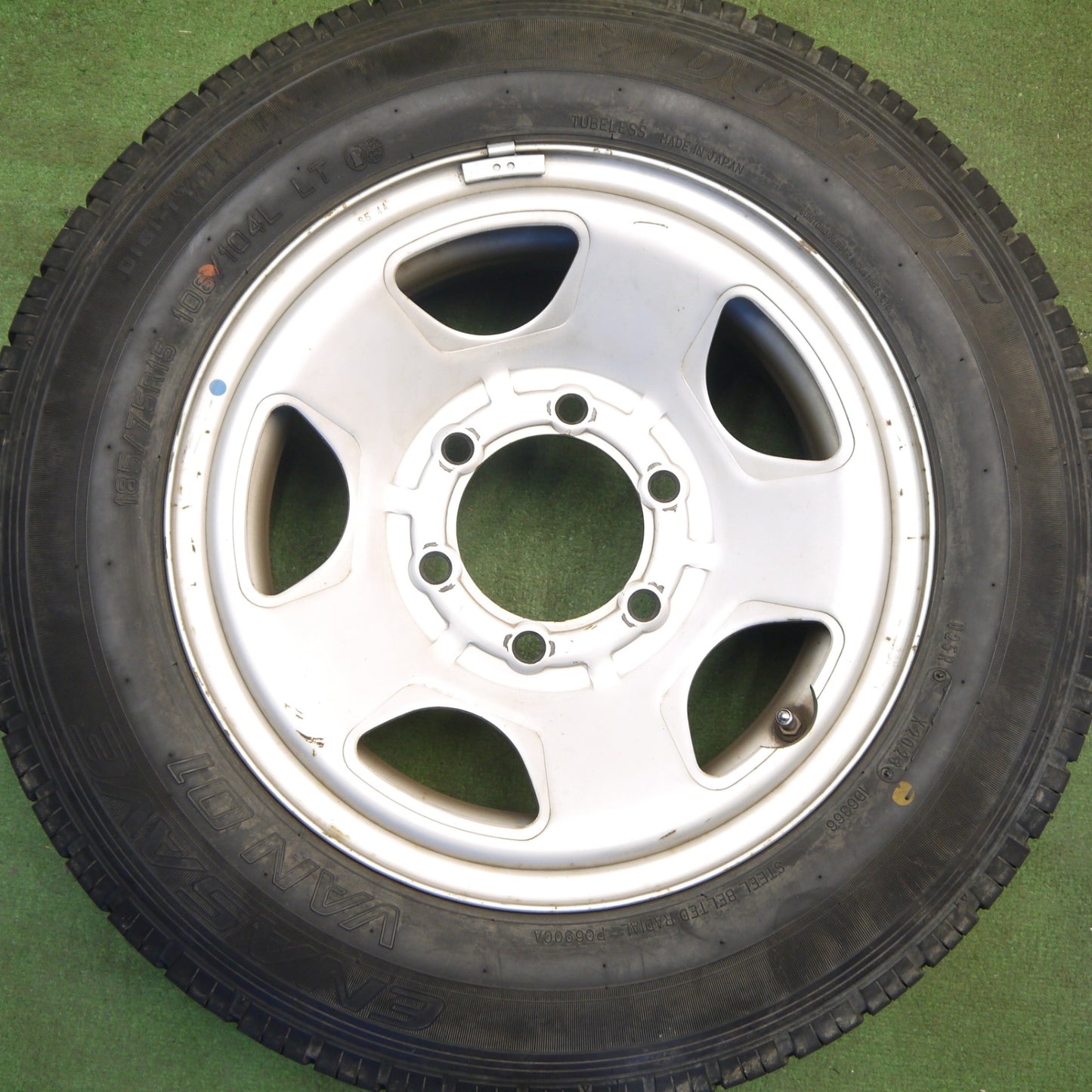 バリ溝！23年！9.5分★185/75R15 106/104L ダンロップ エナセーブ VAN01 スチール ホイール 15インチ PCD139.7/6H★6042106Hノ