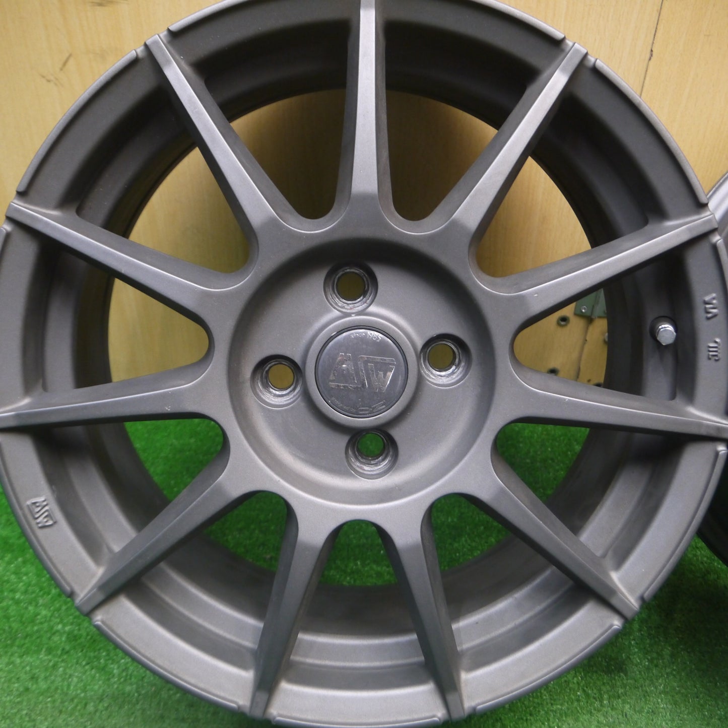[送料無料] キレイ★O・Z MSW85 ホイール 16インチ 16×6.5J OZ PCD100/4H★5020713Hホ