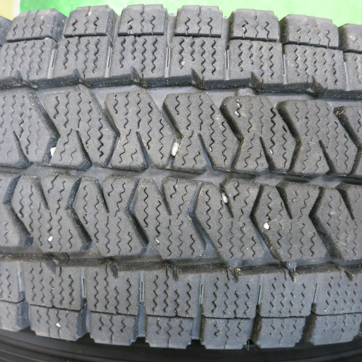 バリ溝！24年！9.5分★スタッドレス 195/80R15 107/105N ブリヂストン ブリザック VL10 スチール ホイール 15インチ PCD139.7/6H★6040520HAス