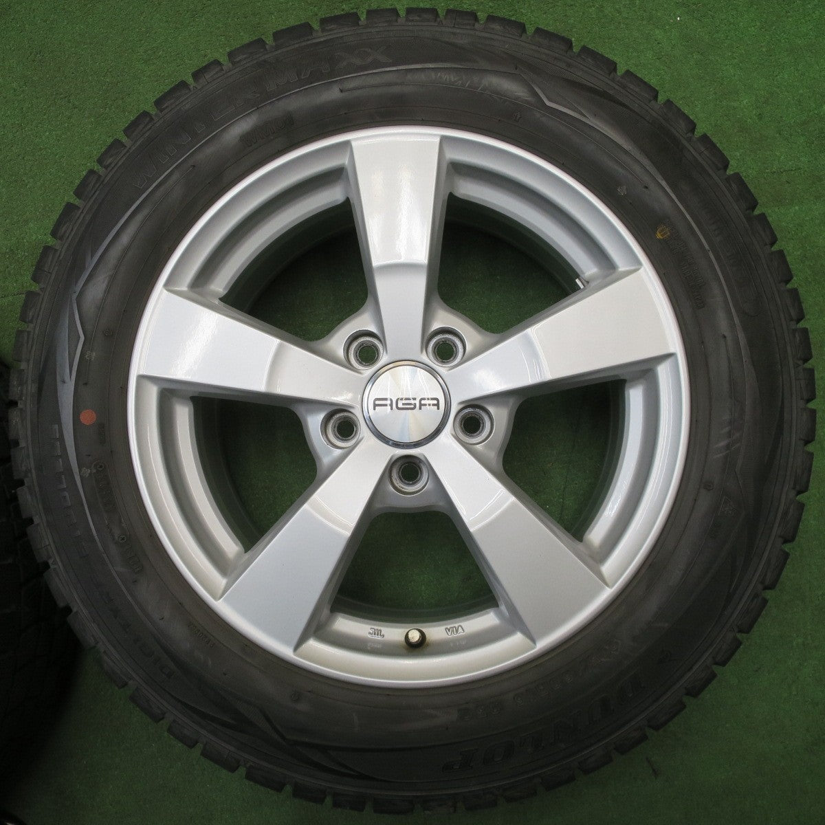 バリ溝！キレイ！9.5分★アウディ 等 AGA Nexta 215/60R16 スタッドレス ダンロップ ウインターマックス WM01 16インチ PCD112/5H★6021804NJス
