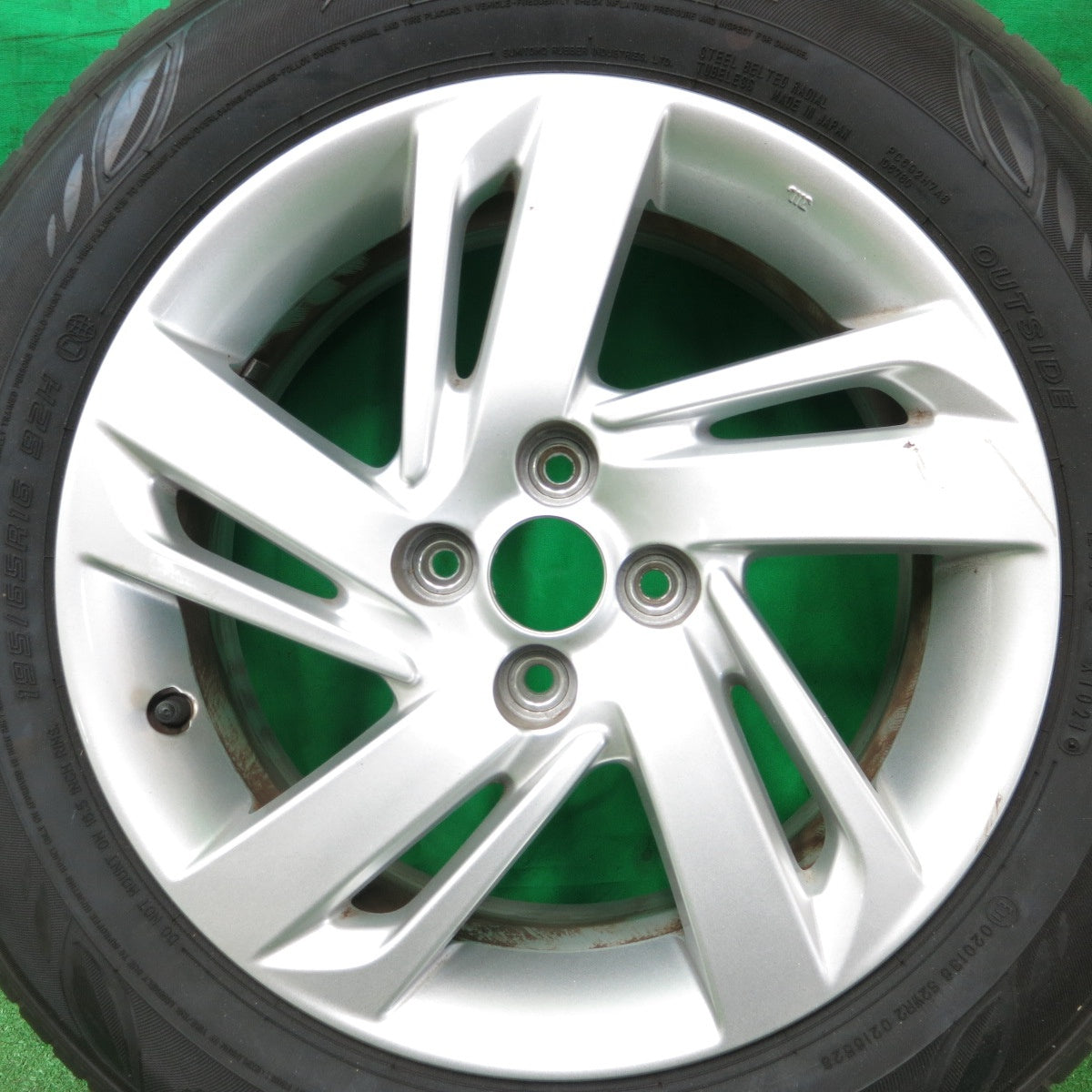 *送料無料* 1本価格！21年★トヨタ ライズ 純正 195/65R16 ダンロップ エナセーブ EC300+ 16インチ PCD100/4H★4052406ナノ