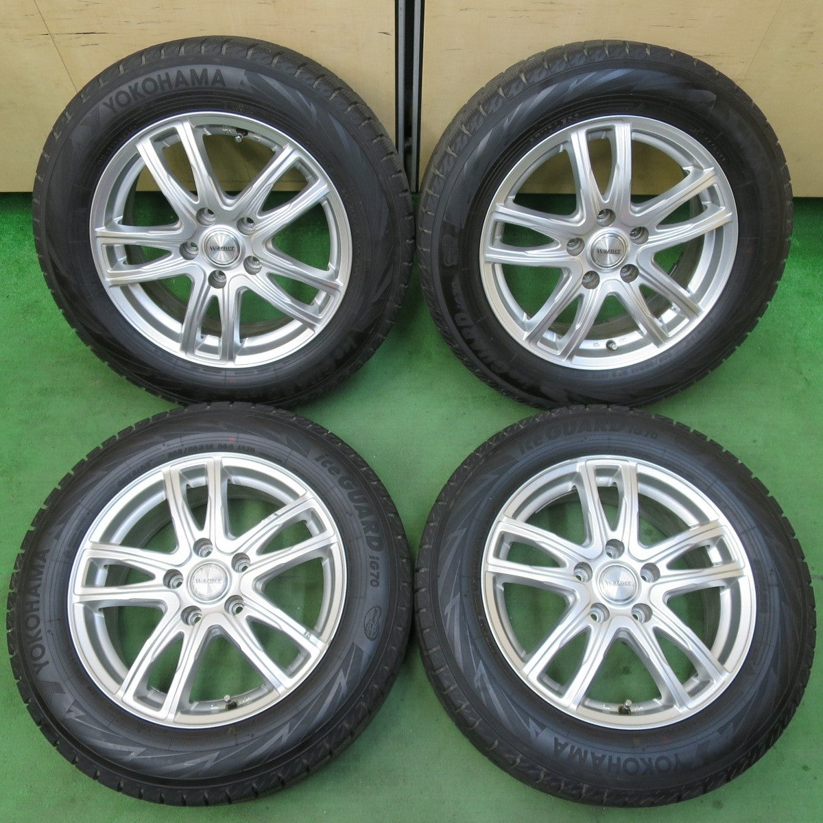 バリ溝！22年！キレイ！ほぼ10分★スタッドレス 205/60R16 ヨコハマ アイスガード iG70 Wazner 16インチ PCD114.3/5H★5022401イス