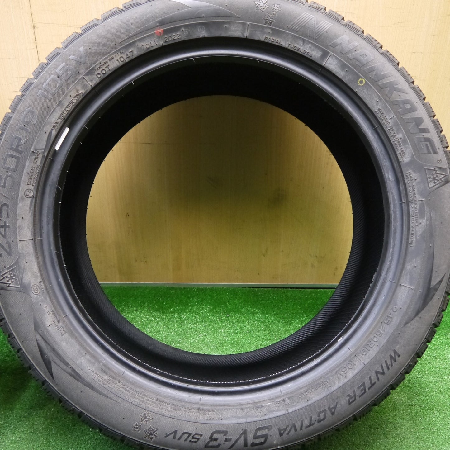 バリ溝！22年！9.5分★スタッドレス 245/50R19 ナンカン ウインター アクティバ SV-3 SUV タイヤ 19インチ レクサス LS BMW X3 等★5120201Hスタ