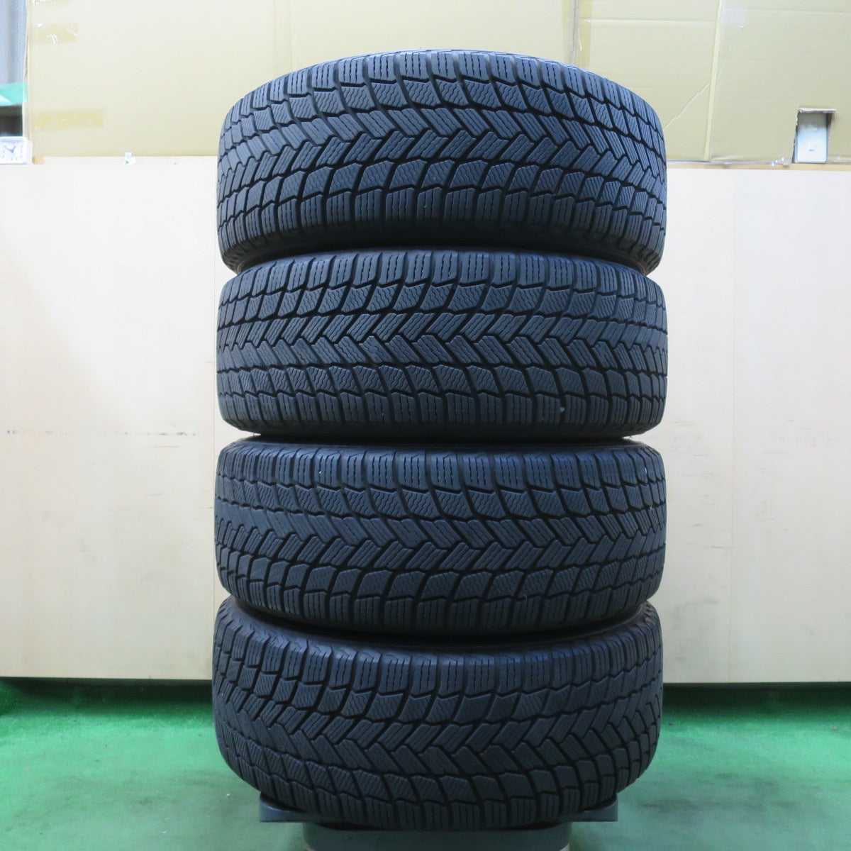[送料無料] センサー付！バリ溝！22年！キレイ！9.5分★レクサス 等 Delmore LC.S 235/45R18 スタッドレス ミシュラン X-ICE SNOW 18インチ デルモア PCD114.3/5H★5032603イス
