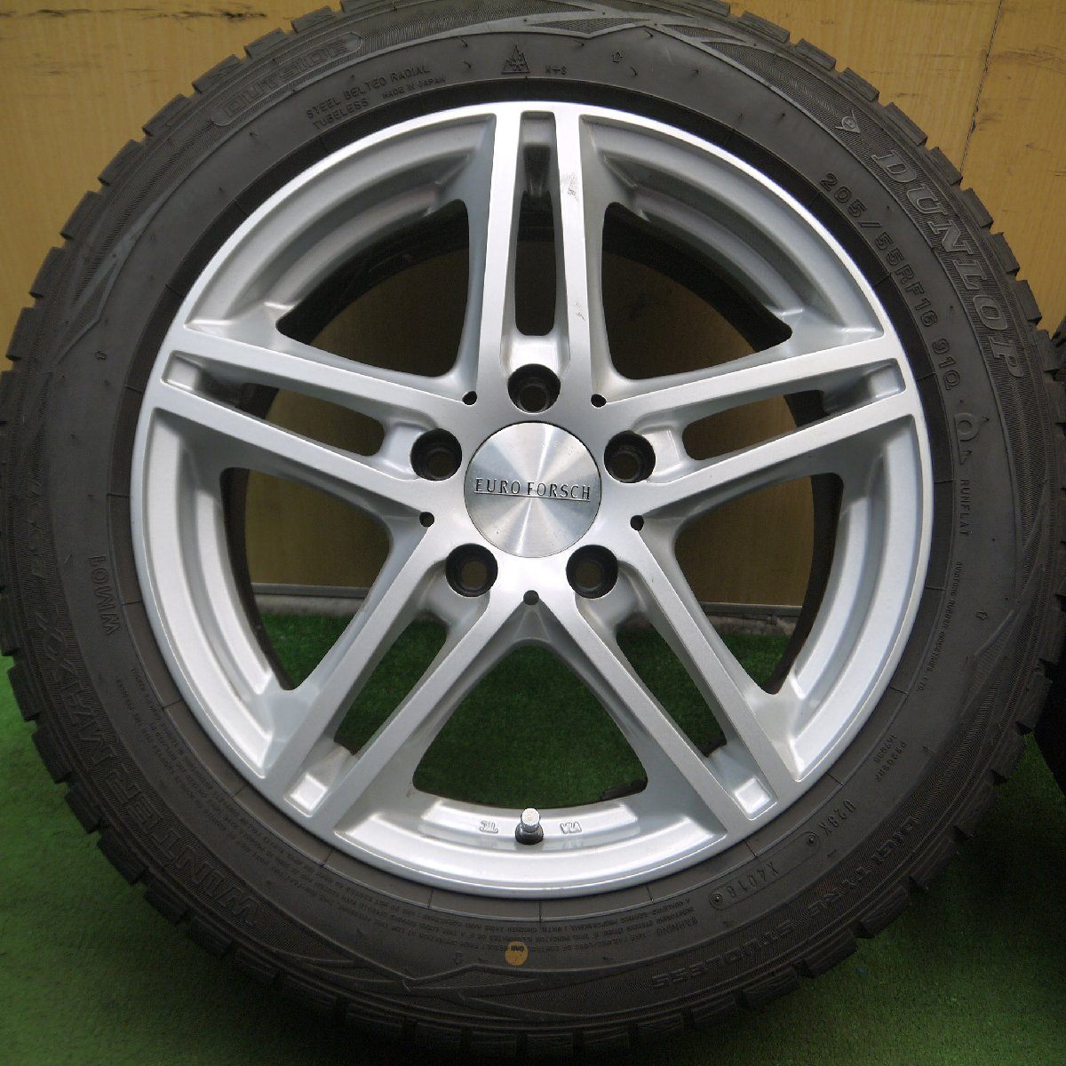 キレイ！★ワーゲン 等 205/55R16 スタッドレス ダンロップ ウインターマックス WM01 DSST EURO FORSCH★3091205Hス
