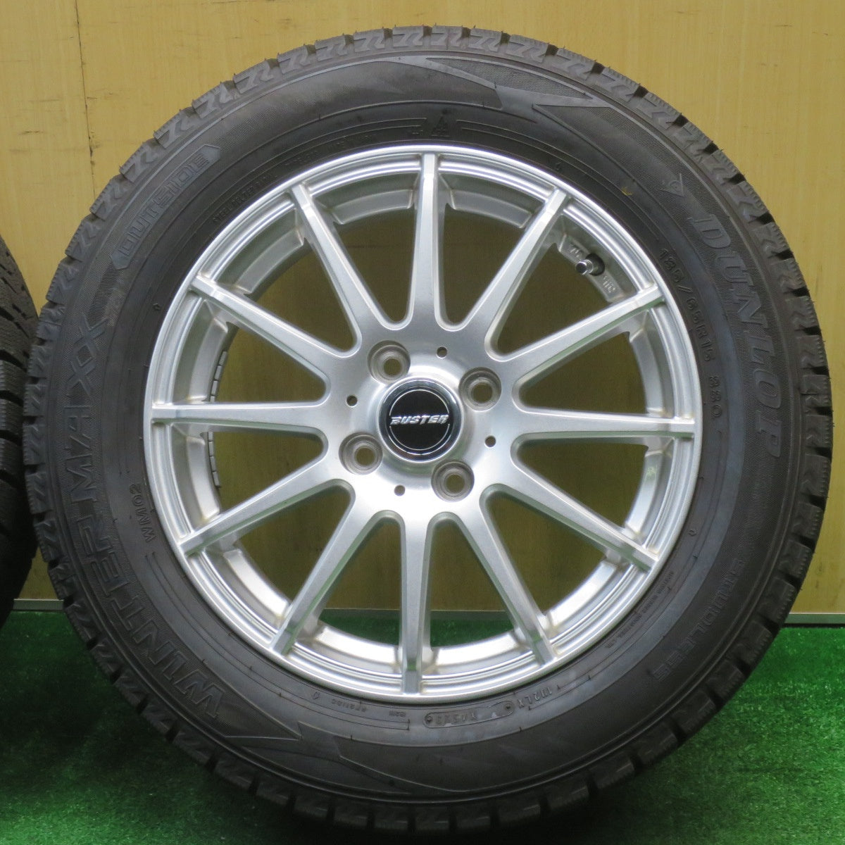 ほぼ未使用！23年！キレイ★スタッドレス 185/65R15 ダンロップ ウインターマックス WM02 BUSTER バスター 15インチ PCD100/4H★5111804NJス