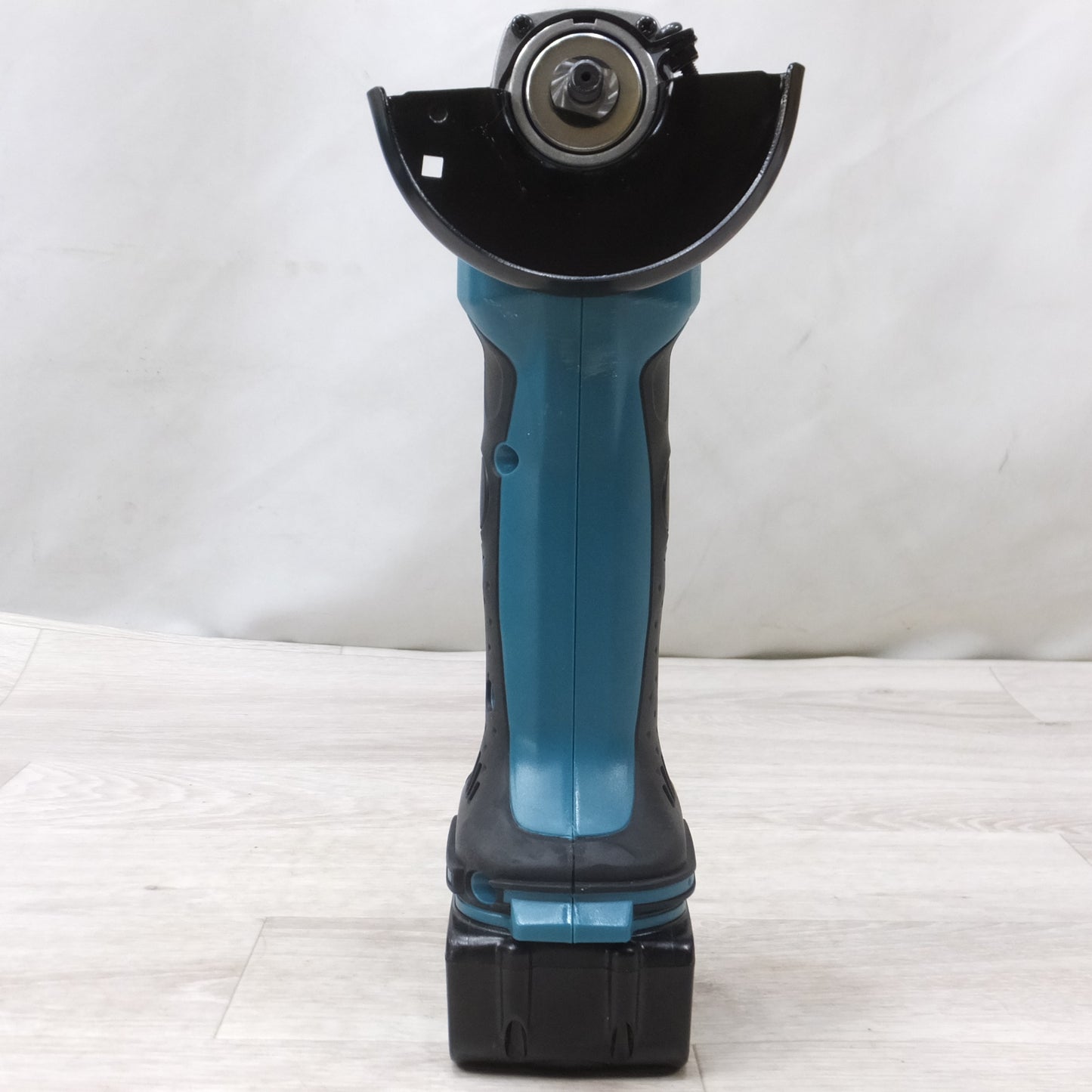 [送料無料] ◆マキタ 充電式 100mm ディスク グラインダ GA400D 14.4v バッテリー 充電器 ケース付き 電動 工具◆