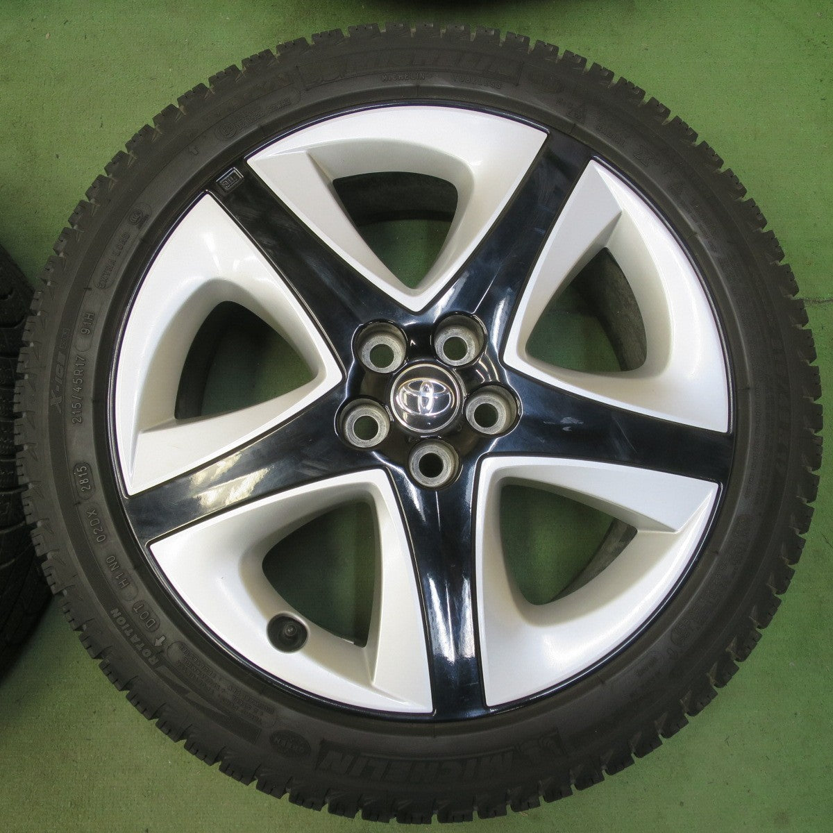 4本価格◎トヨタ 50系 プリウス ツーリング 純正 215/45R17 スタッドレス ミシュラン X-ICE XI3 17インチ PCD100/5H◎6061206イス