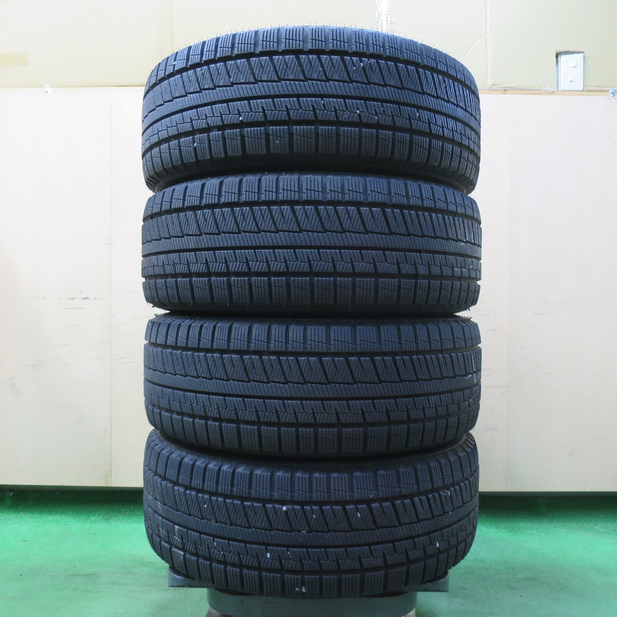 [送料無料] バリ溝！22年！キレイ！9.5分★インプレッサ 等 205/55R16 スタッドレス グリップマックス GRIP ICE X ESTROSA エステローザ 16インチ PCD100/5H★5010702イス