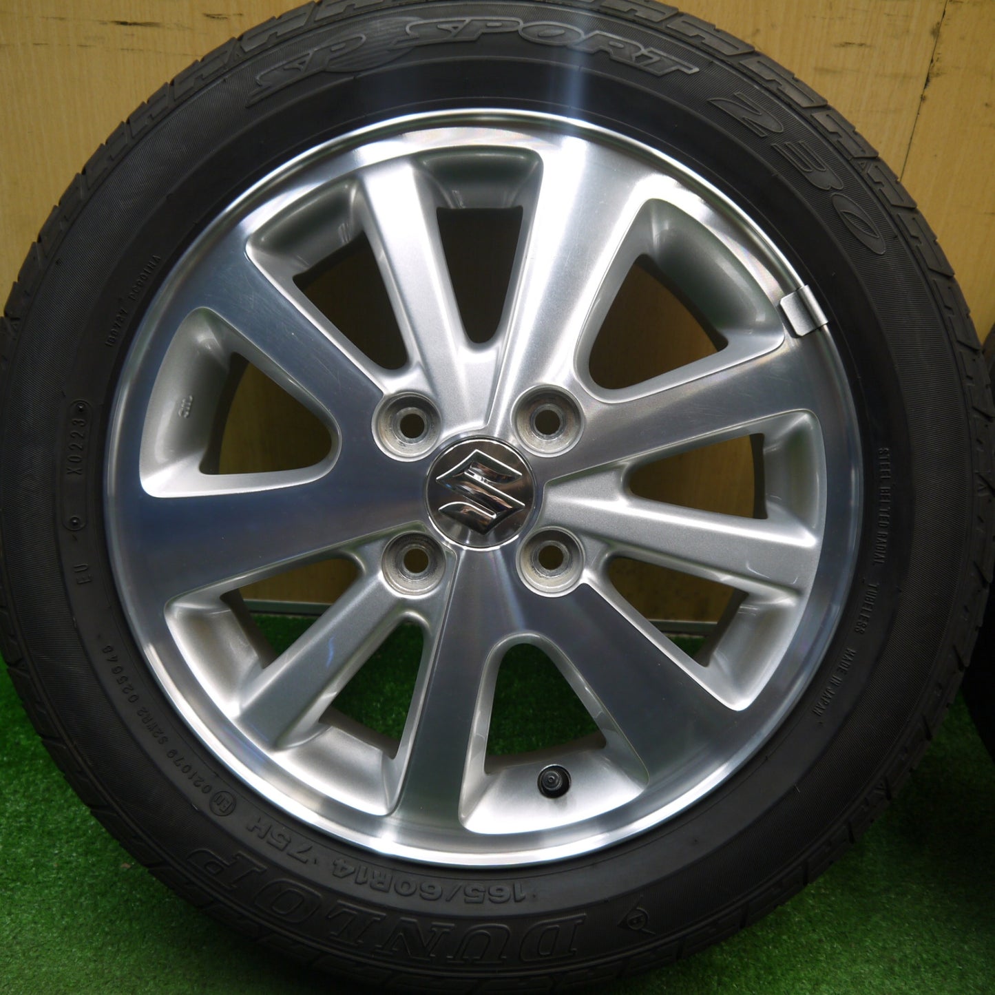 バリ溝！23年！キレイ！8.5分★スズキ エブリイ ワゴン 純正 165/60R14 ダンロップ SPスポーツ 230 14インチ PCD100/4H★6022007Hノ