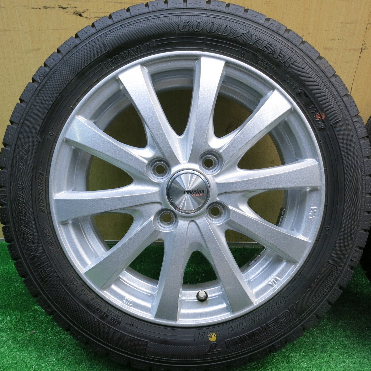 ほぼ未使用！24年！キレイ★スタッドレス 155/65R14 グッドイヤー アイスナビ7 ravrion RS01 ラブリオン 14インチ PCD100/4H★5110611HAス