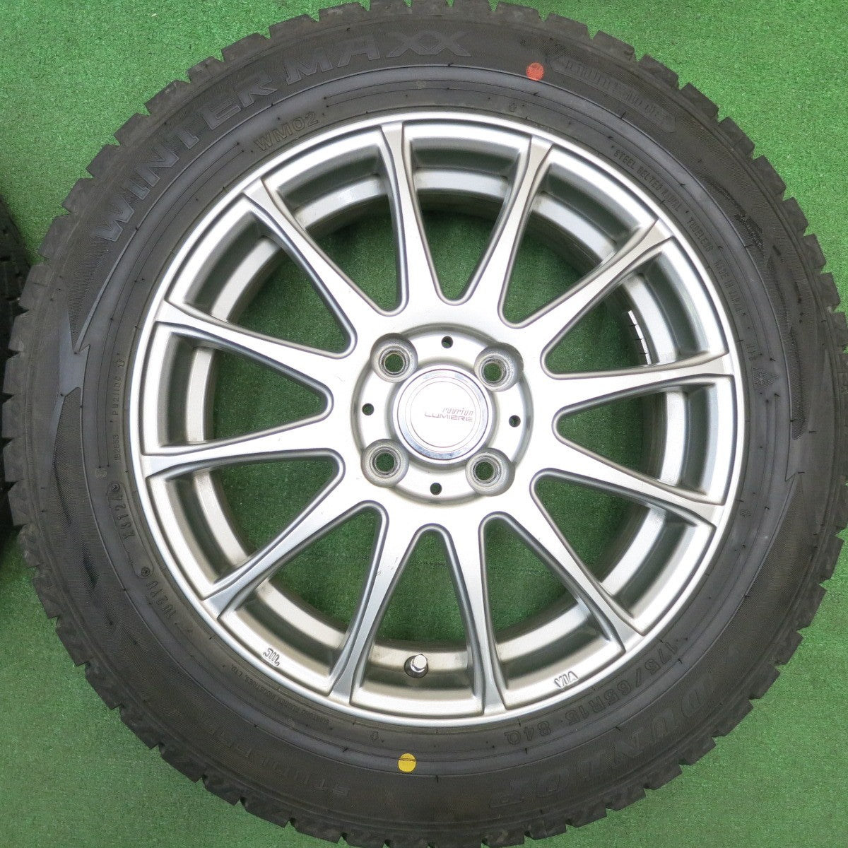 バリ溝！24年！ほぼ10分★スタッドレス 175/65R15 ダンロップ ウインターマックス WM02 ravrion LUMIERE ラブリオン 15インチ PCD100/4H★5121810HAス