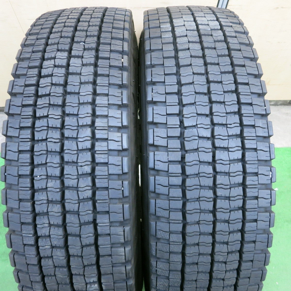バリ溝！21年！8.5分！2本★トラック タイヤ 225/80R17.5 123/122L スタッドレス ダンロップ デクテス SP001 TOPY スチール 135-9CS PCD222.25/6H★5021903ナス