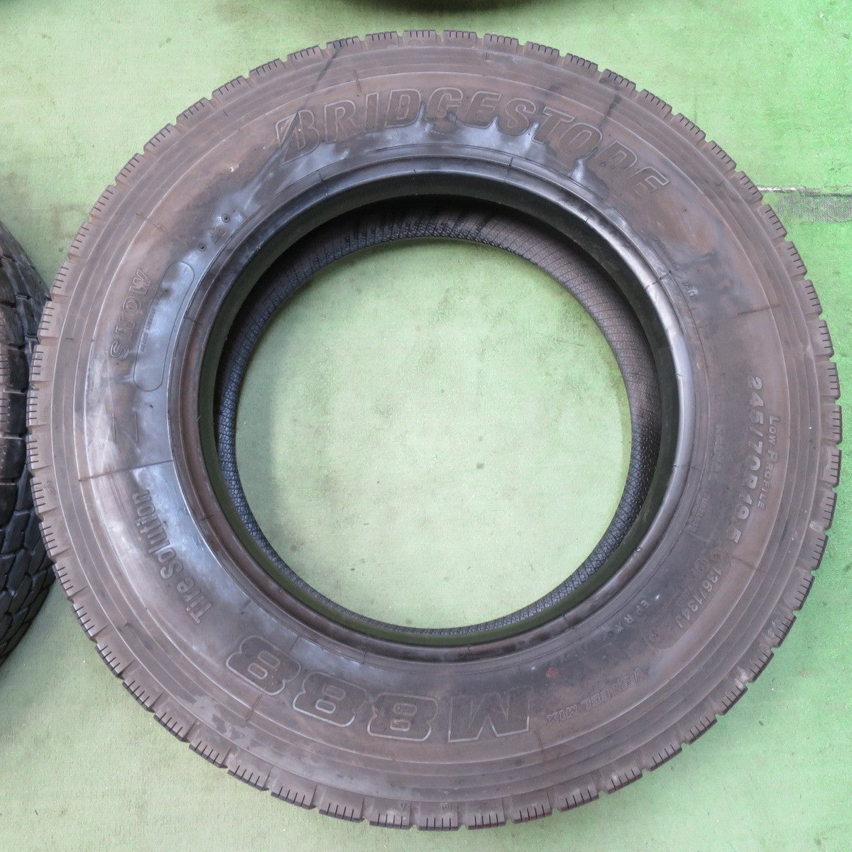 バリ溝！25年！9分★トラック タイヤ 245/70R19.5 136/134J ブリヂストン M888 ミックス オールシーズン 19.5インチ★5121903イスタ