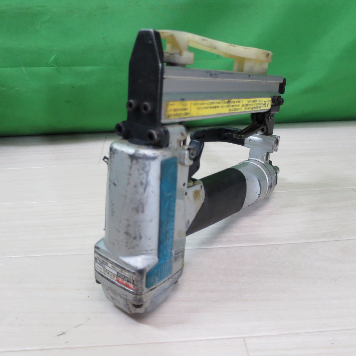 [送料無料] ☆マキタ 4mm 常圧 エア タッカ 長さ13~25mm AT425A ケース付き エア 工具☆