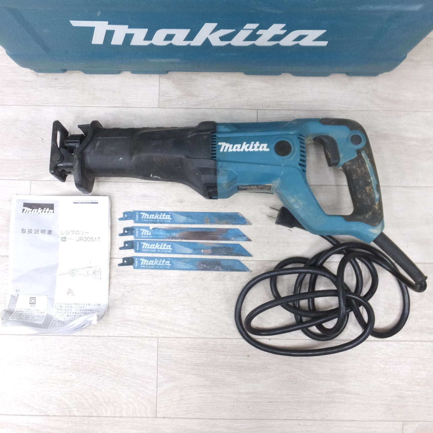 [送料無料] 付属品付き◆マキタ 100V レシプロソー JR3051T セーバソー セーバーソー 替刃 ケース 付き 切断機 電動 工具◆