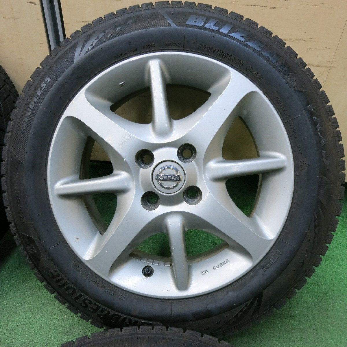 バリ溝！21年！8.5分★日産 K12 マーチ 純正 175/65R15 スタッドレス ブリヂストン ブリザック VRX3 15インチ PCD100/4H★5010812SYス