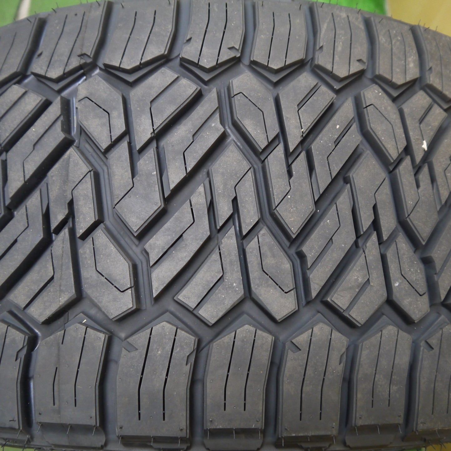 未使用！24年！1本★305/40R22 ニットー RECON GRAPPLER A/T タイヤ 22インチ ランクル 100 200 等★5081807Hノタ